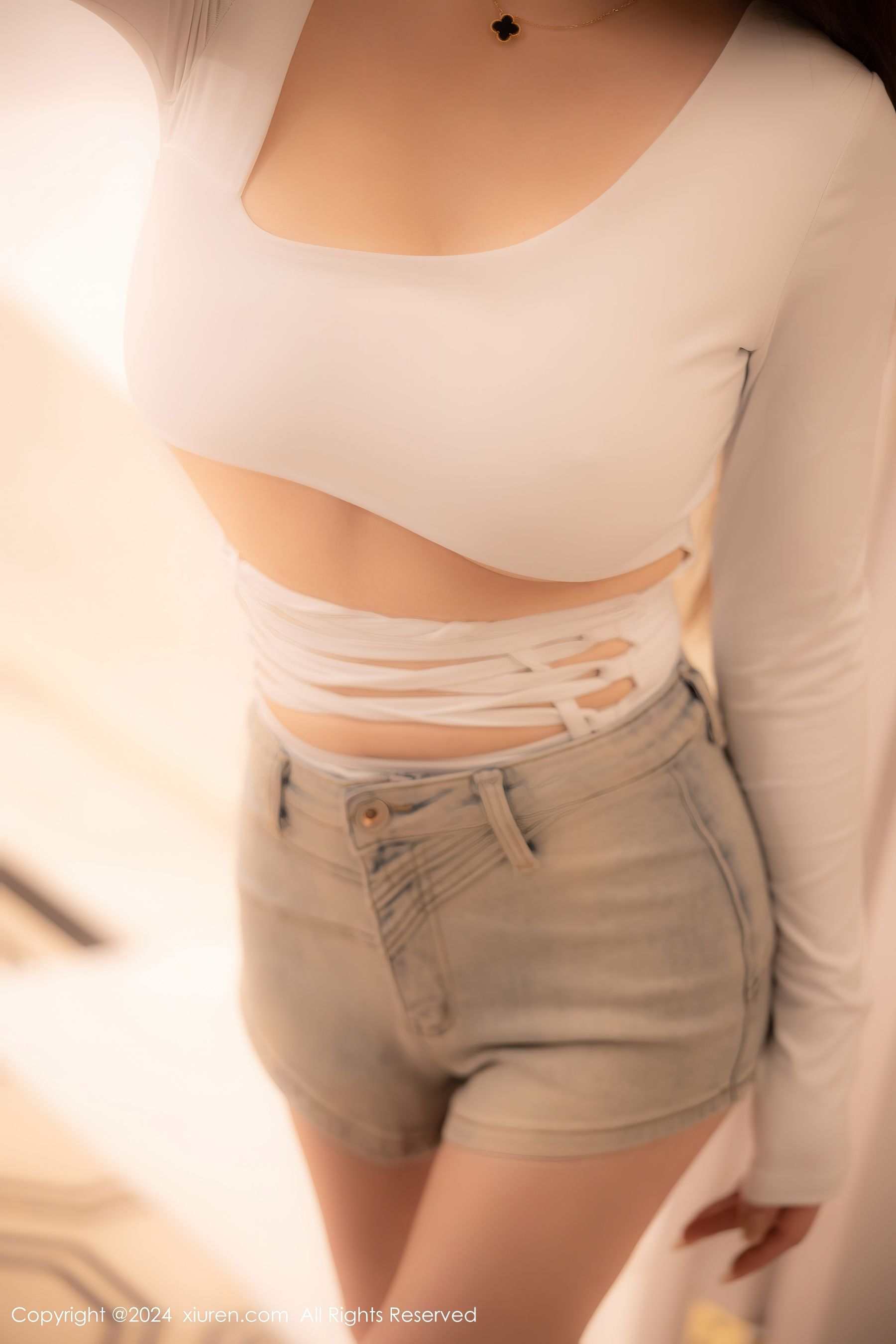 [秀人XiuRen] 2024.04.10 No.8366 雨儿酱eve_第1张