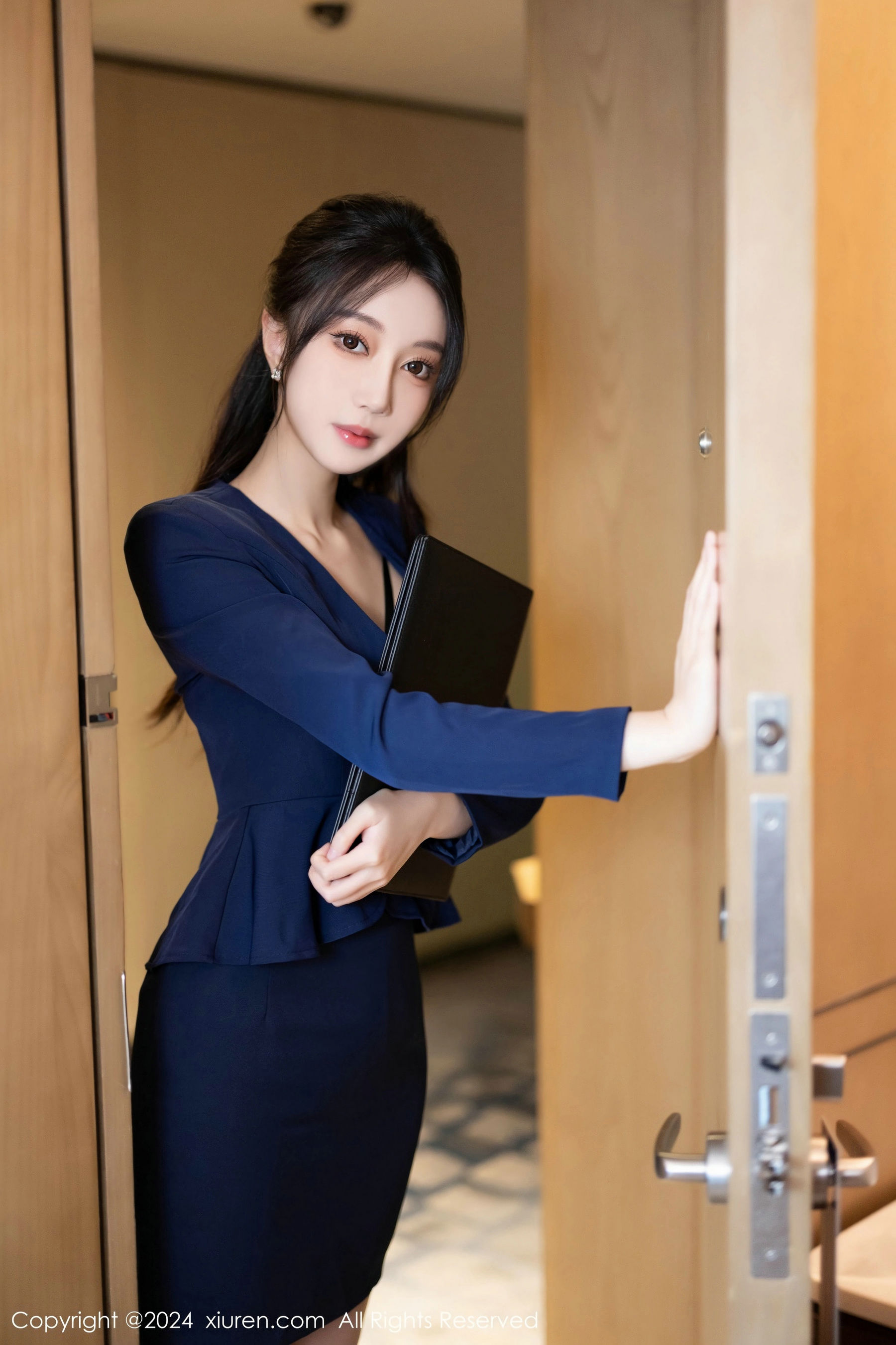 [秀人XiuRen] 2024.06.07 No.8669 玥儿玥_第1张