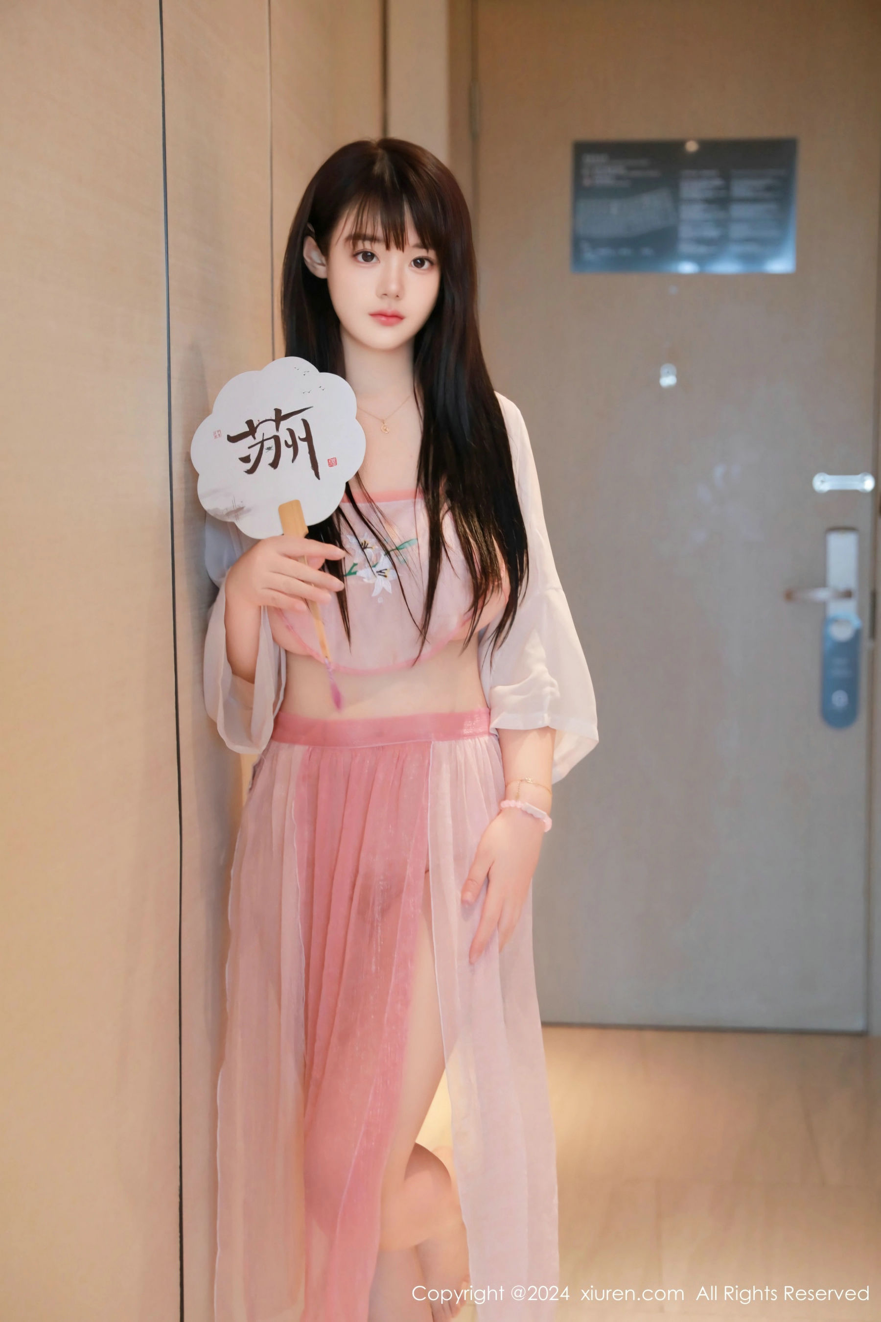 [秀人XiuRen] 2024.06.19 No.8724 陈柒柒_第1张