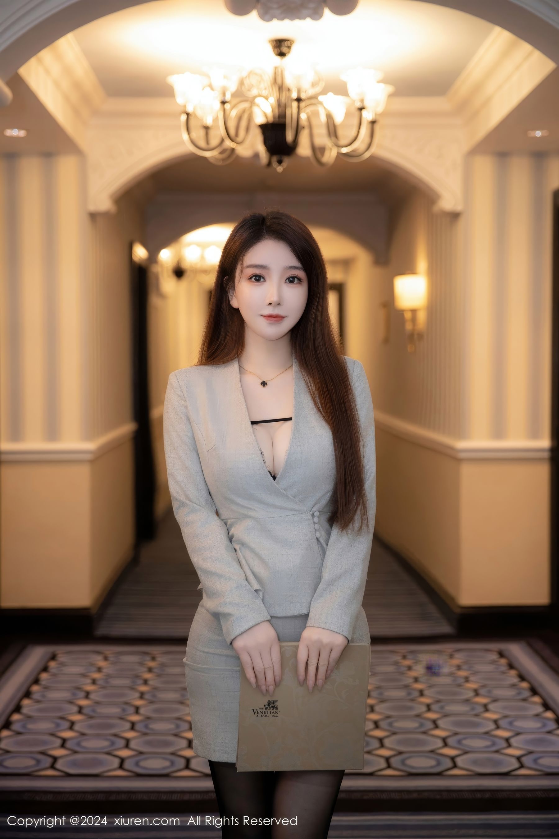 [秀人XiuRen] 2024.06.18 No.8716 雨儿酱eve_第1张