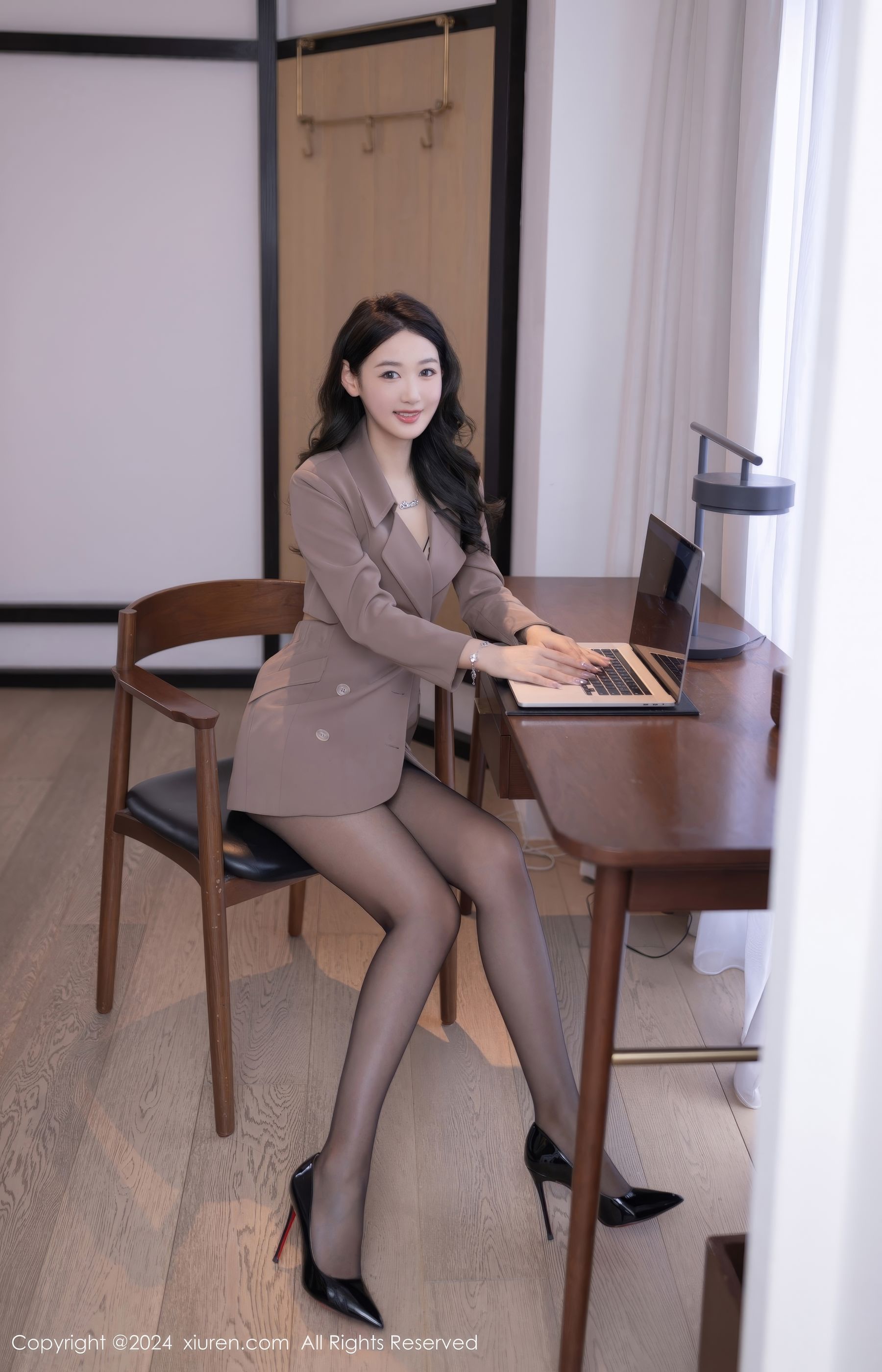 [秀人XiuRen] 2024.07.08 No.8824 唐安琪_第1张