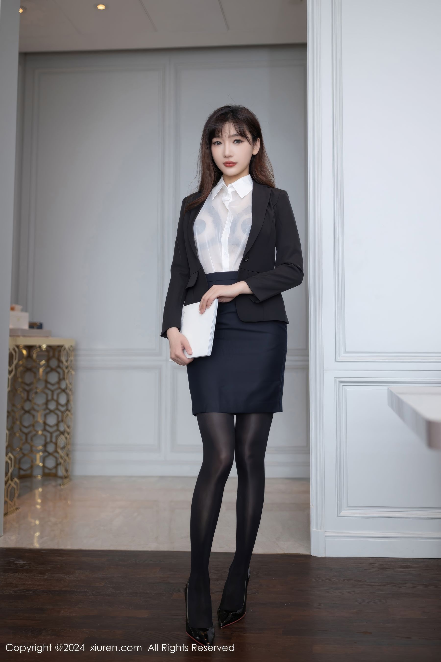 [秀人XiuRen] 2024.08.08 No.8988 陆萱萱_第1张