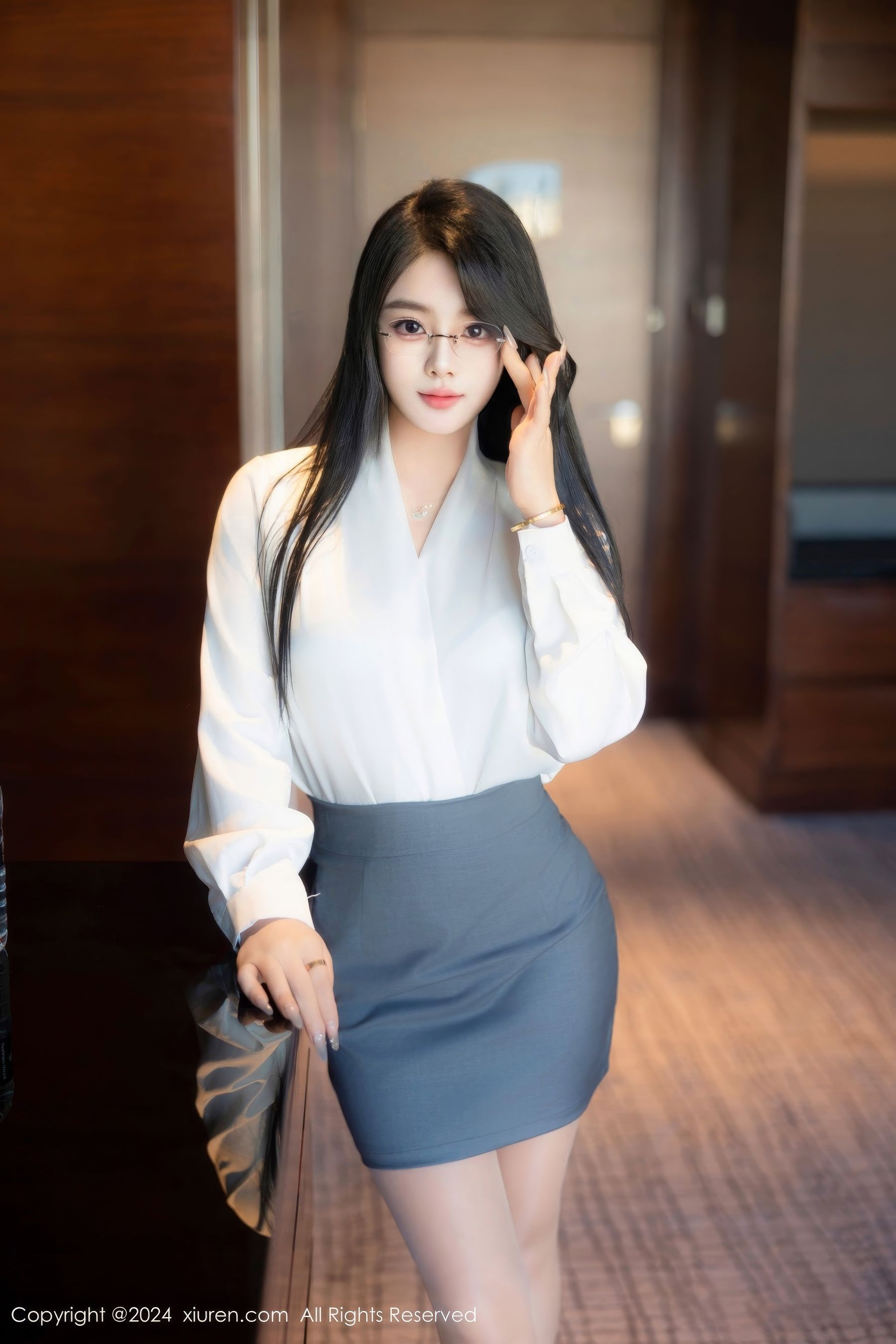 [秀人XiuRen] 2024.08.09 No.8989 麦田_第1张