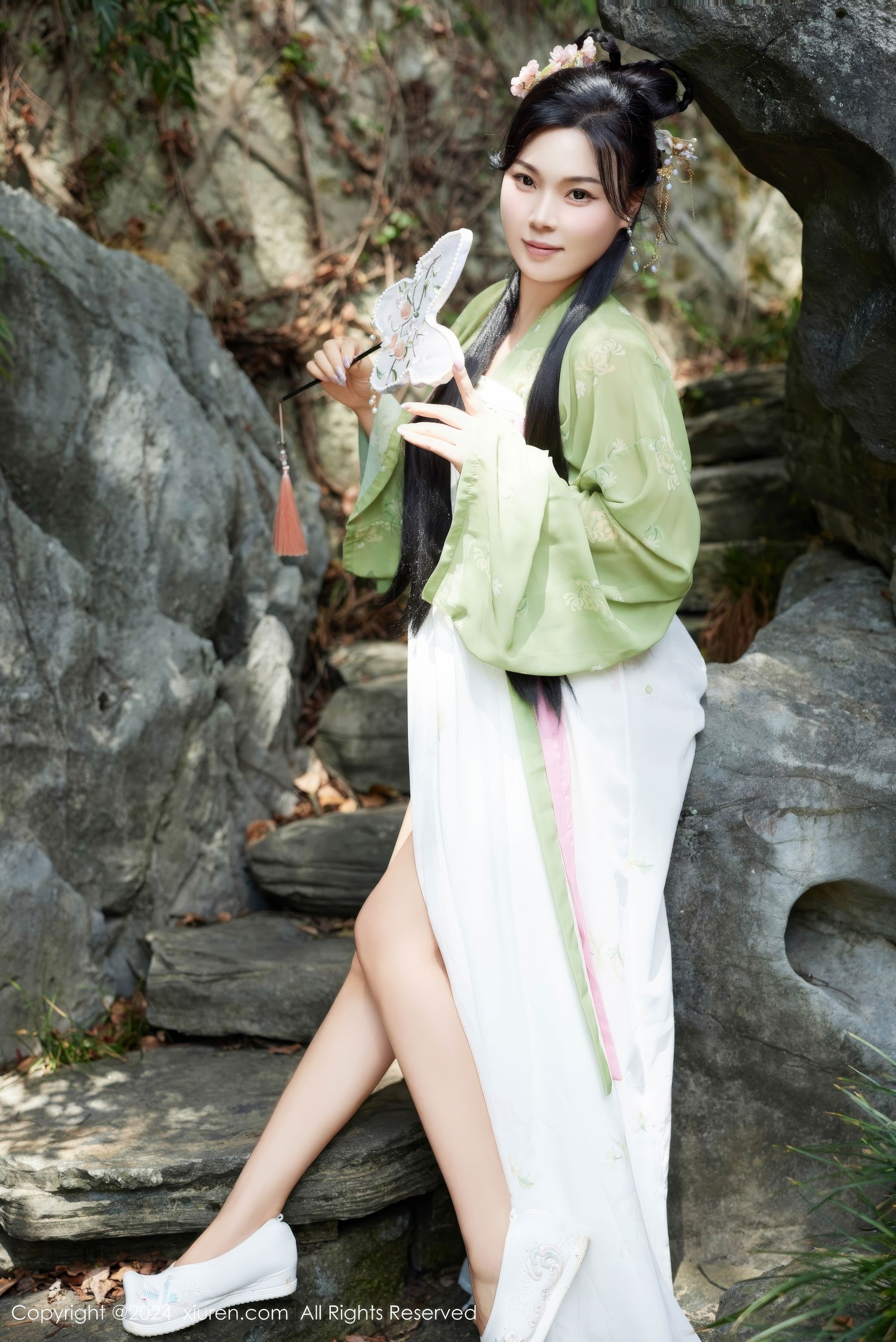 [秀人XiuRen] 2024.09.14 No.9162 麦田_第2张