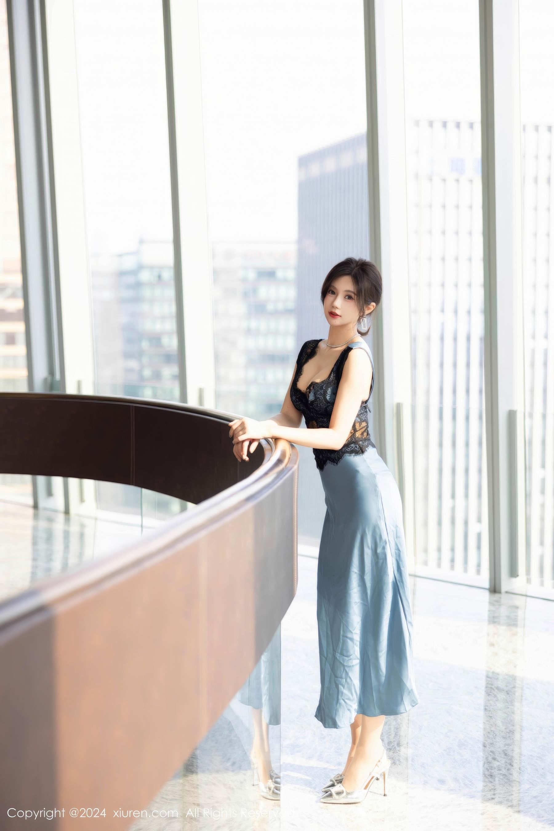 [秀人XiuRen] 2024.10.18 No.9310 绮里嘉ula_第3张