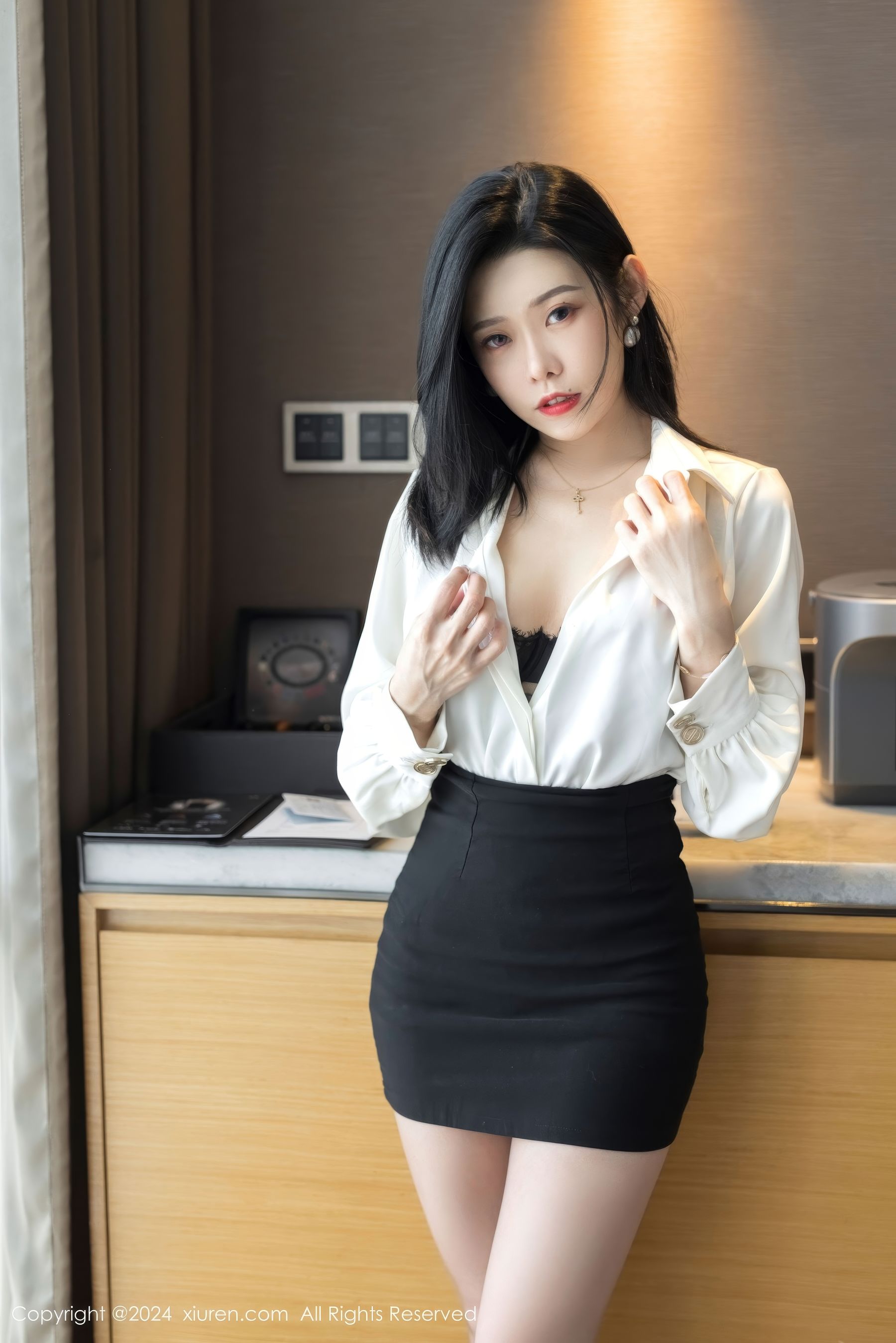 [秀人XiuRen] 2024.10.23 No.9329 luvian本能_第3张