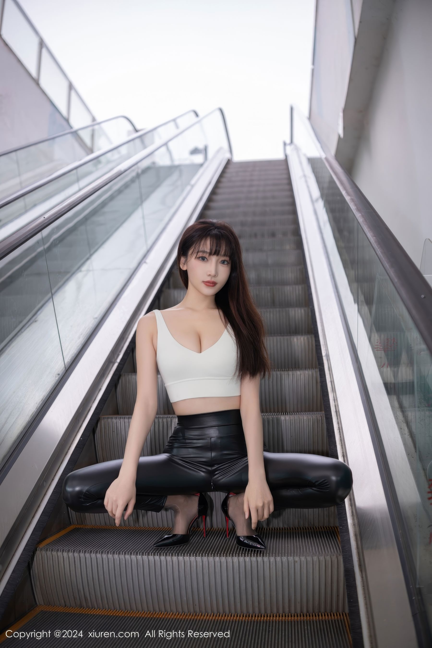 [秀人XiuRen] 2024.10.31 No.9377 陆萱萱_第2张