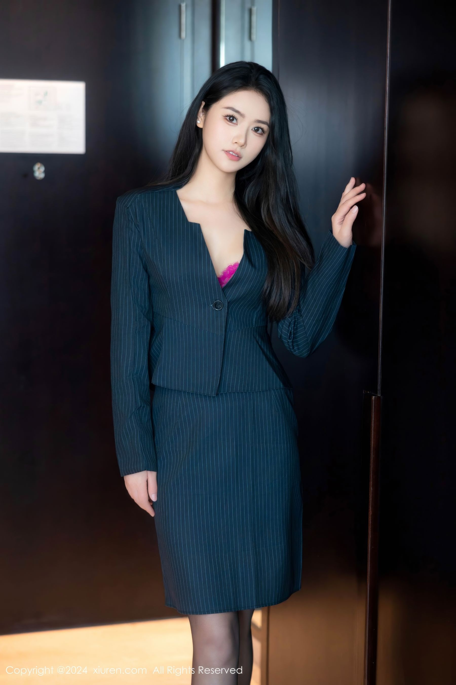 [秀人XiuRen] 2024.12.10 No.9576 方子萱_第1张