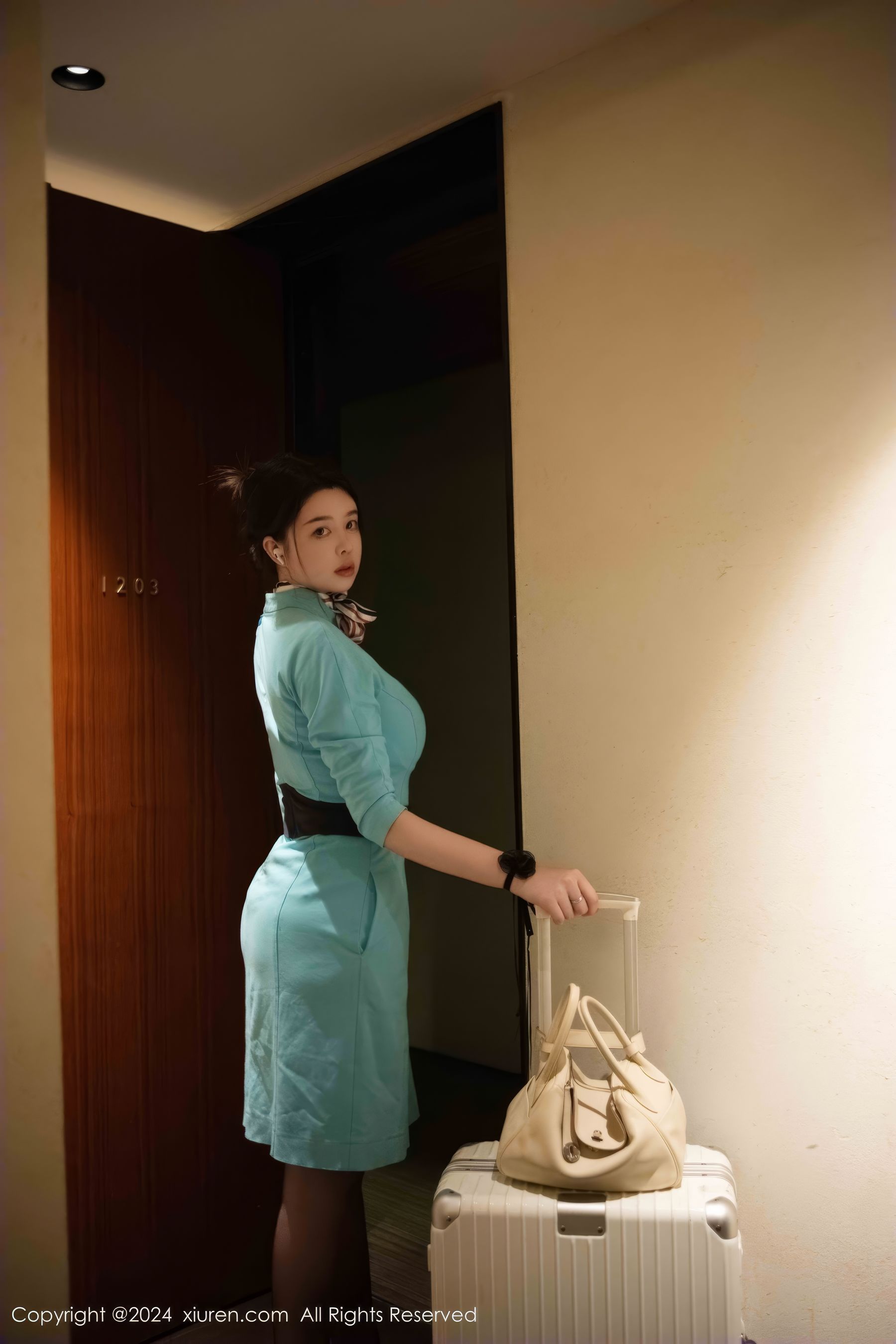 [秀人XiuRen] 2024.12.17 No.9609 樱桃小犊子_第2张