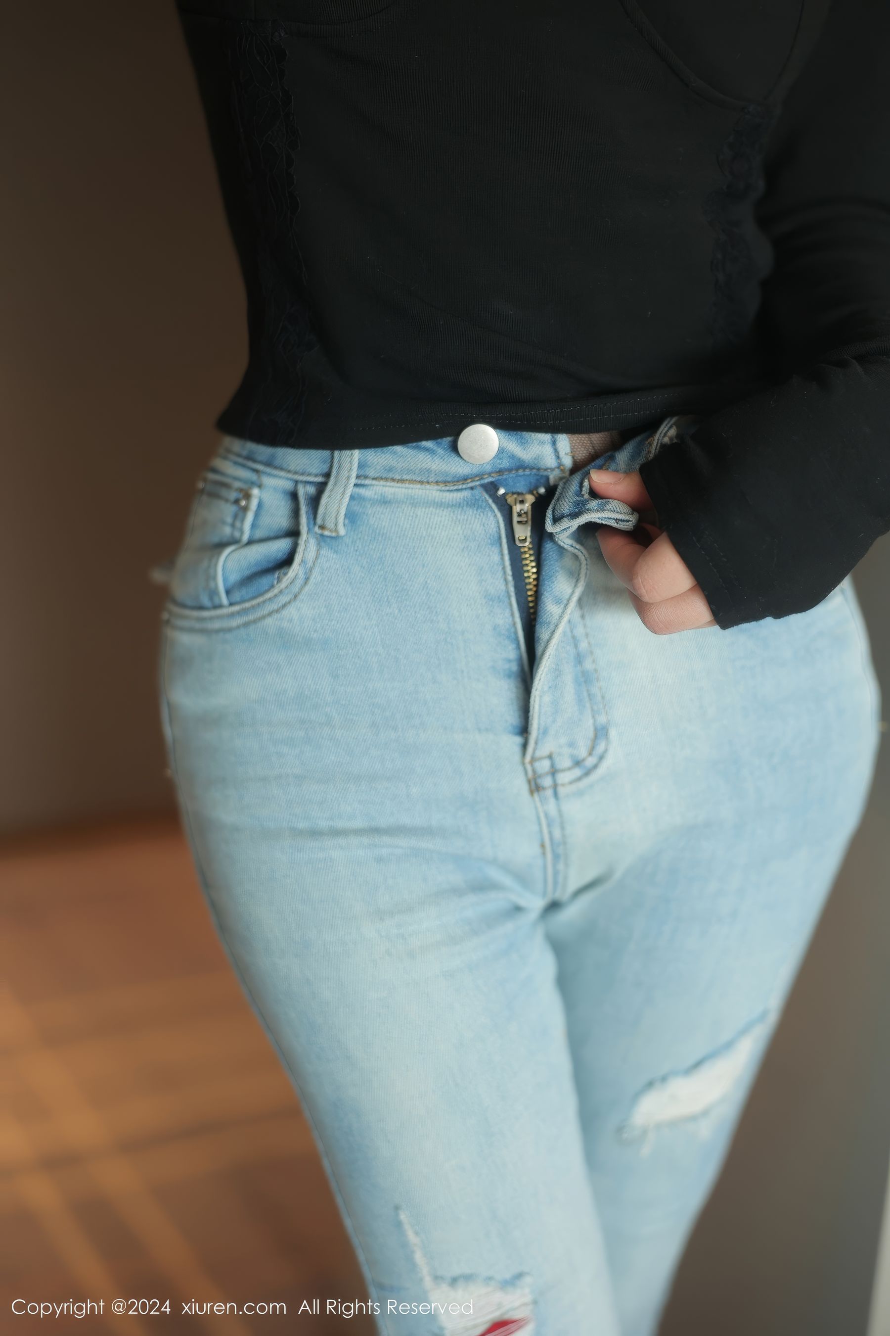 [秀人XiuRen] 2024.12.27 No.9666 爱酱里_第3张