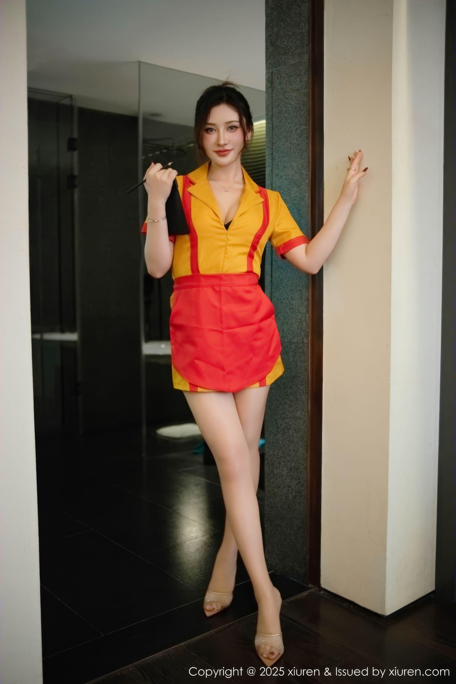 [秀人XiuRen] 2025.01.02 No.9695 蕾蕾醒了没_第3张