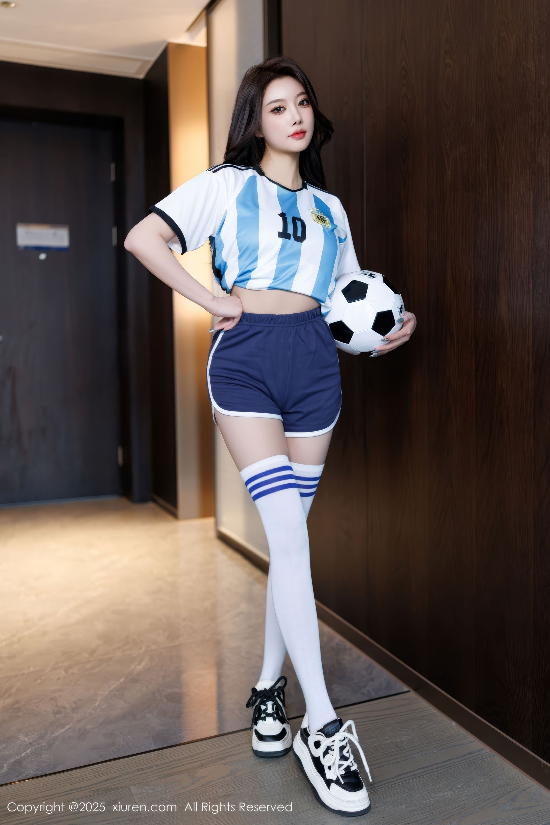 [秀人XiuRen] 2025.01.03 No.9706 杨晨晨Yome_第3张