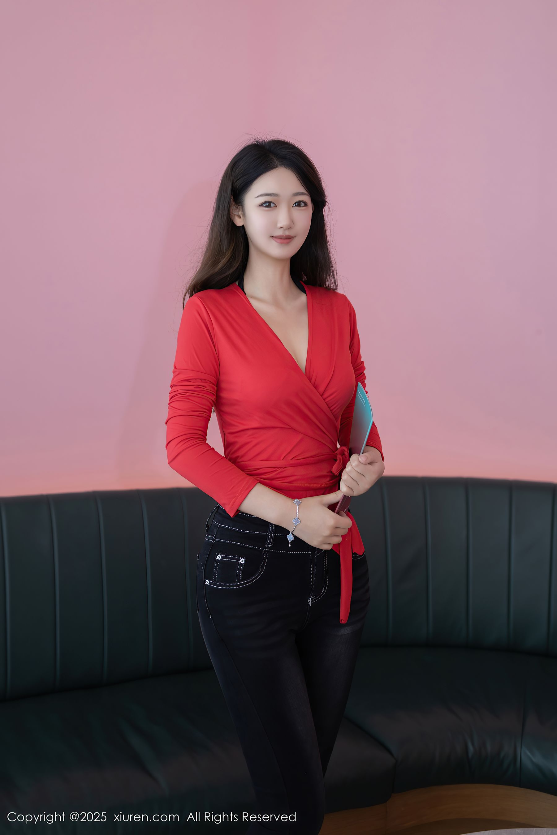 [秀人XiuRen] 2025.02.17 No.9894 唐安琪_第1张