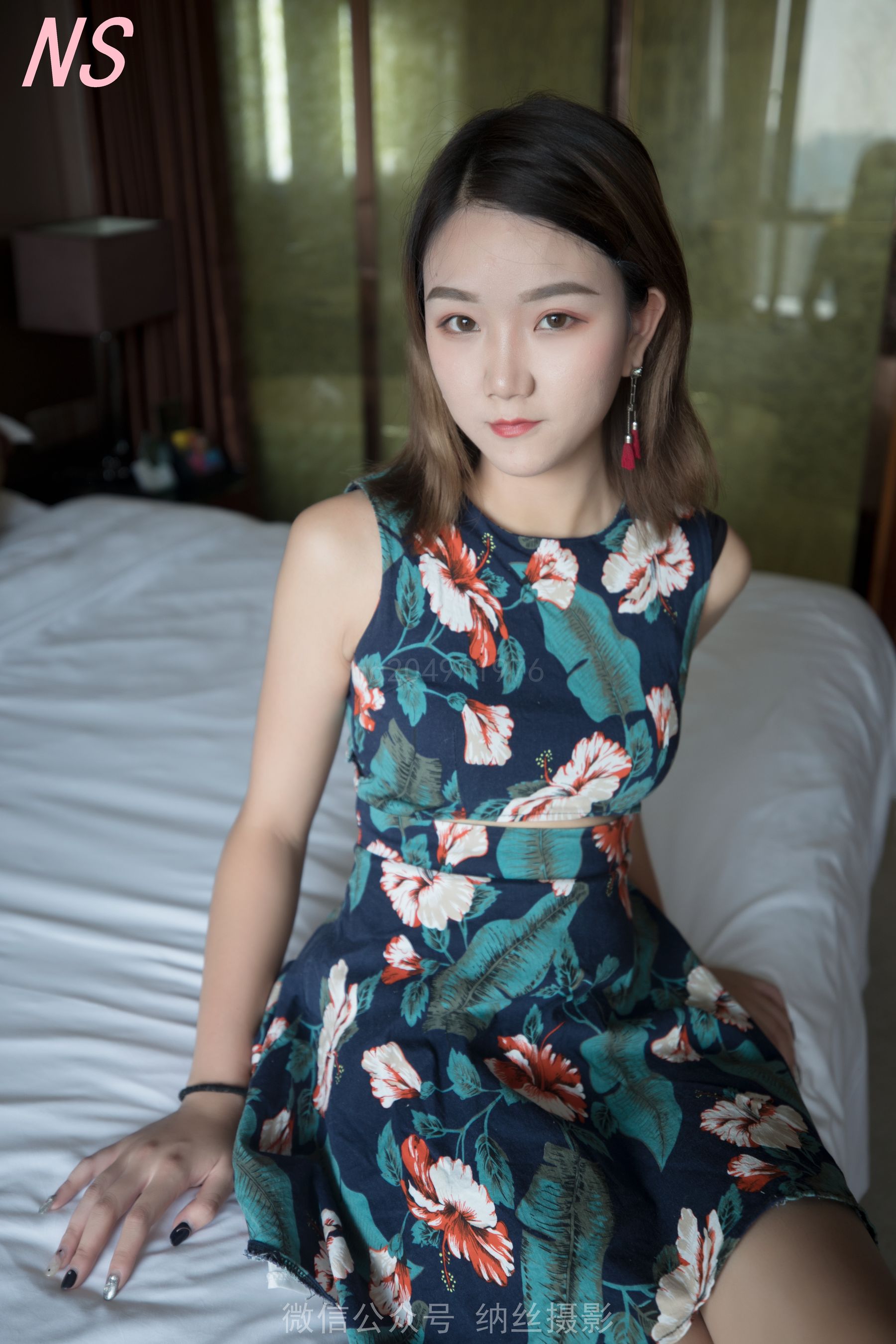 [纳丝摄影]  依依 超美腿无缝丝袜嫩脚_第1张