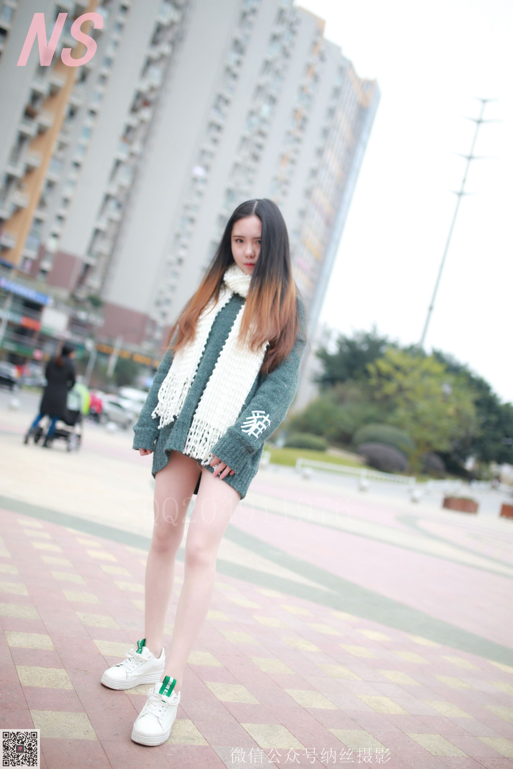 [纳丝摄影]  小师妹 撕丝袜的妹子_第1张