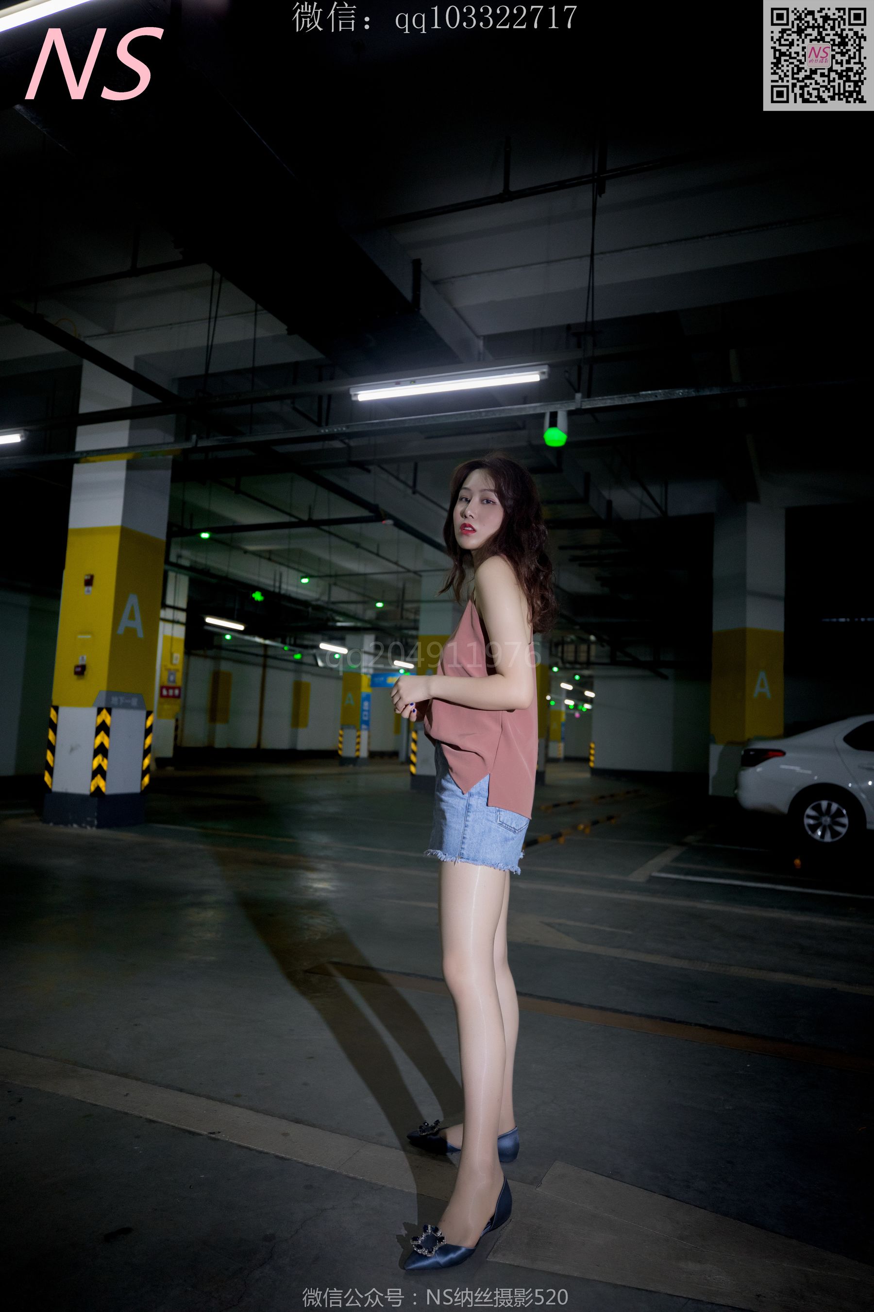 [纳丝摄影]  小朱茵 地下车库的丝袜美腿女郎_第1张