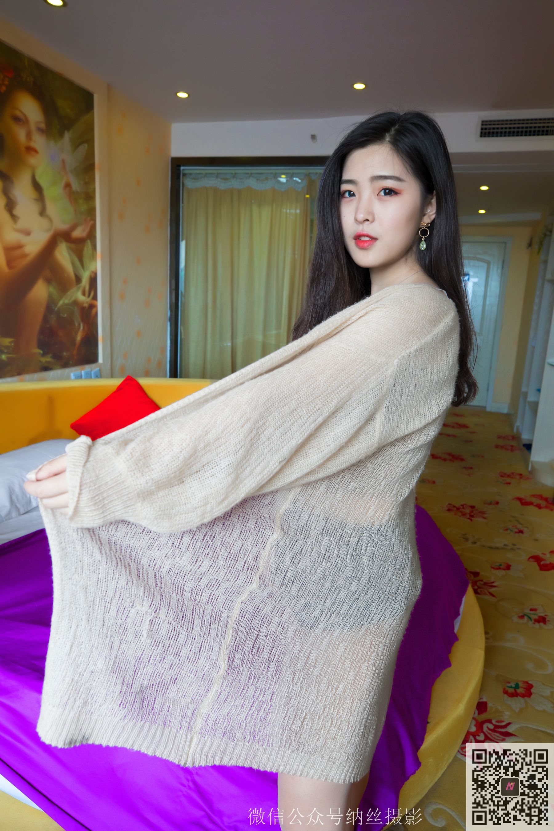 [纳丝摄影]  帆帆 情趣圆床上的肉丝美腿_第2张