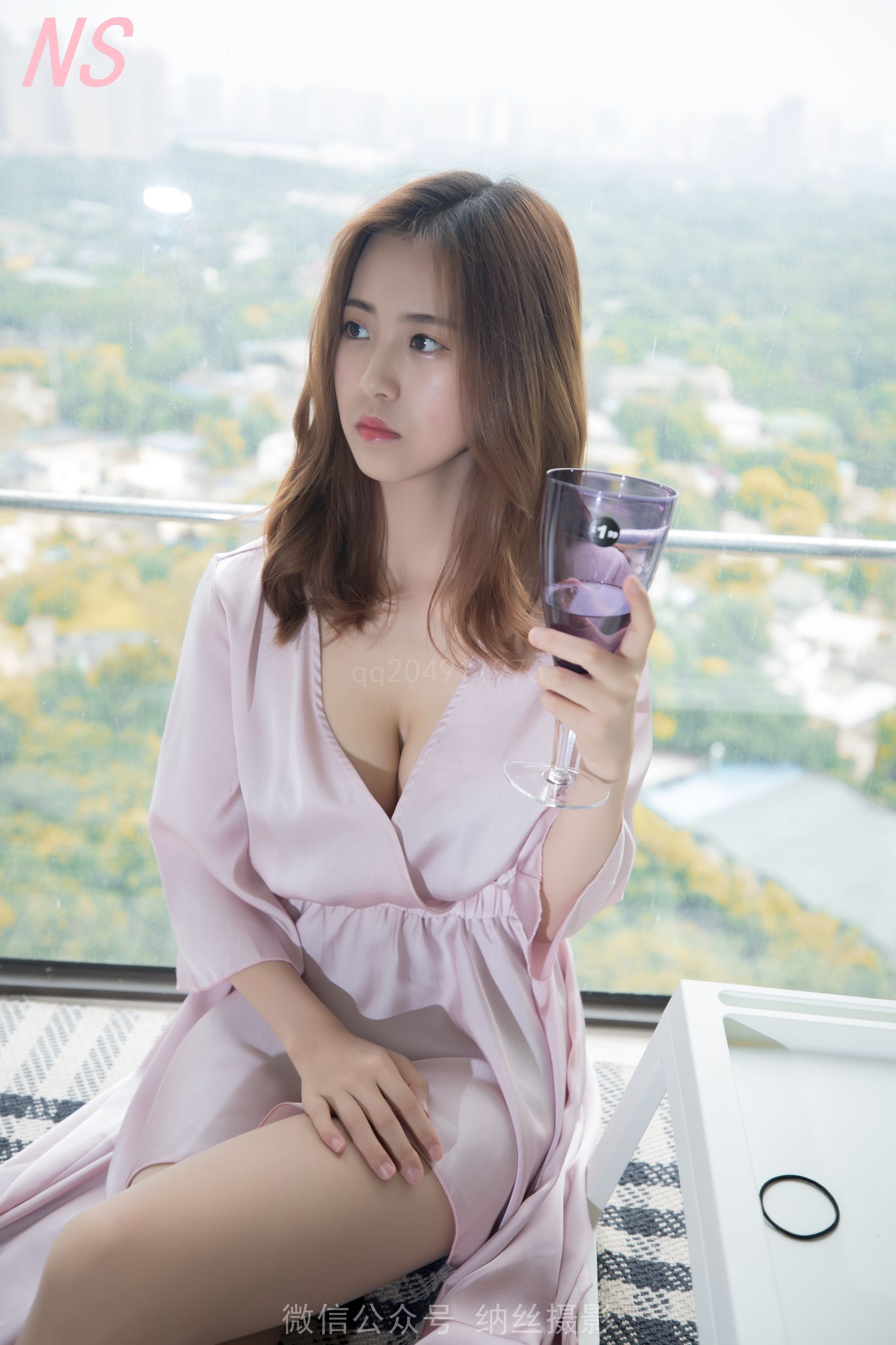 [纳丝摄影]  美女主播寒霜 睡衣诱惑_第5张