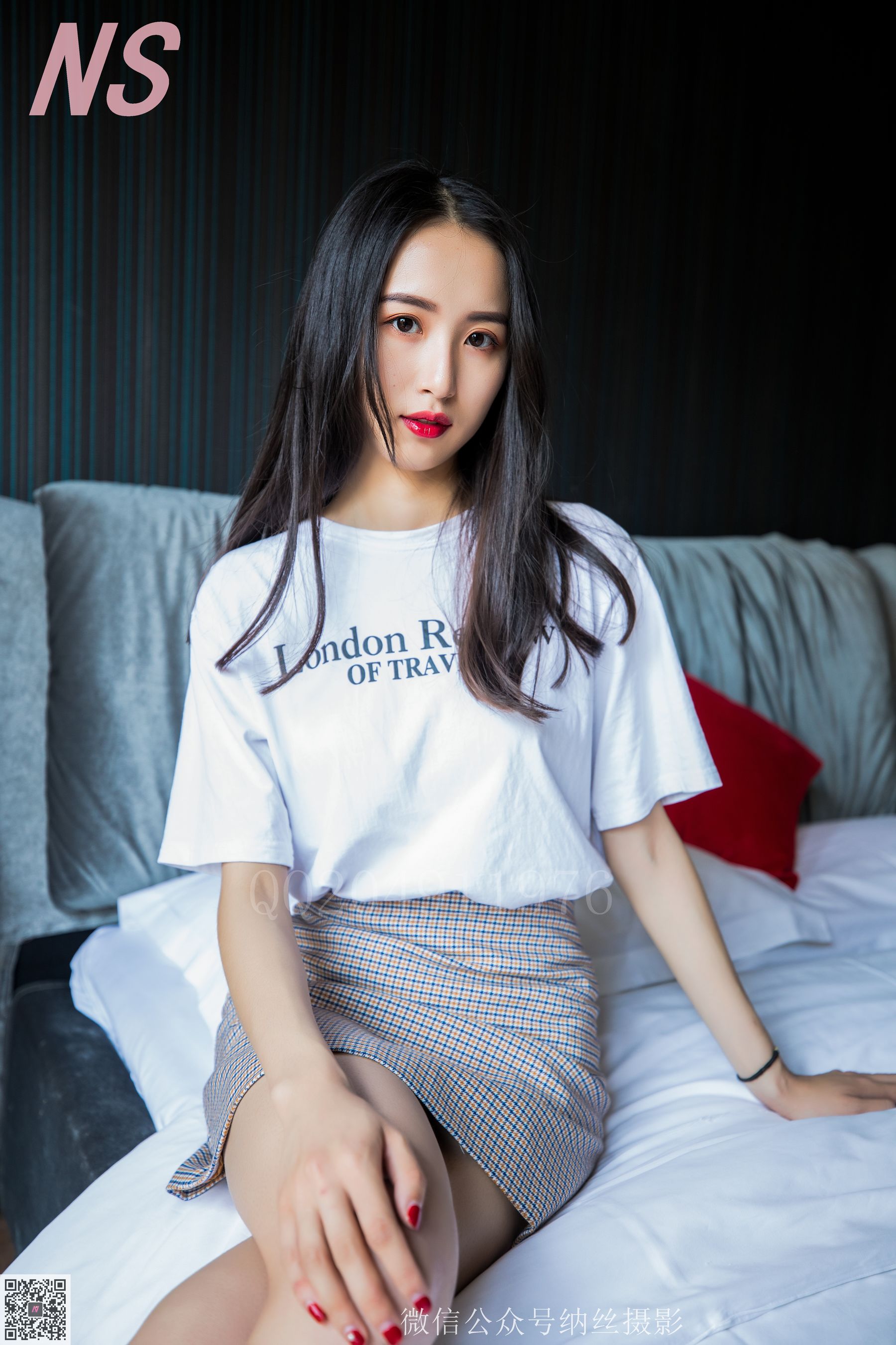 [纳丝摄影]  苏敏 室内粉苏_第1张