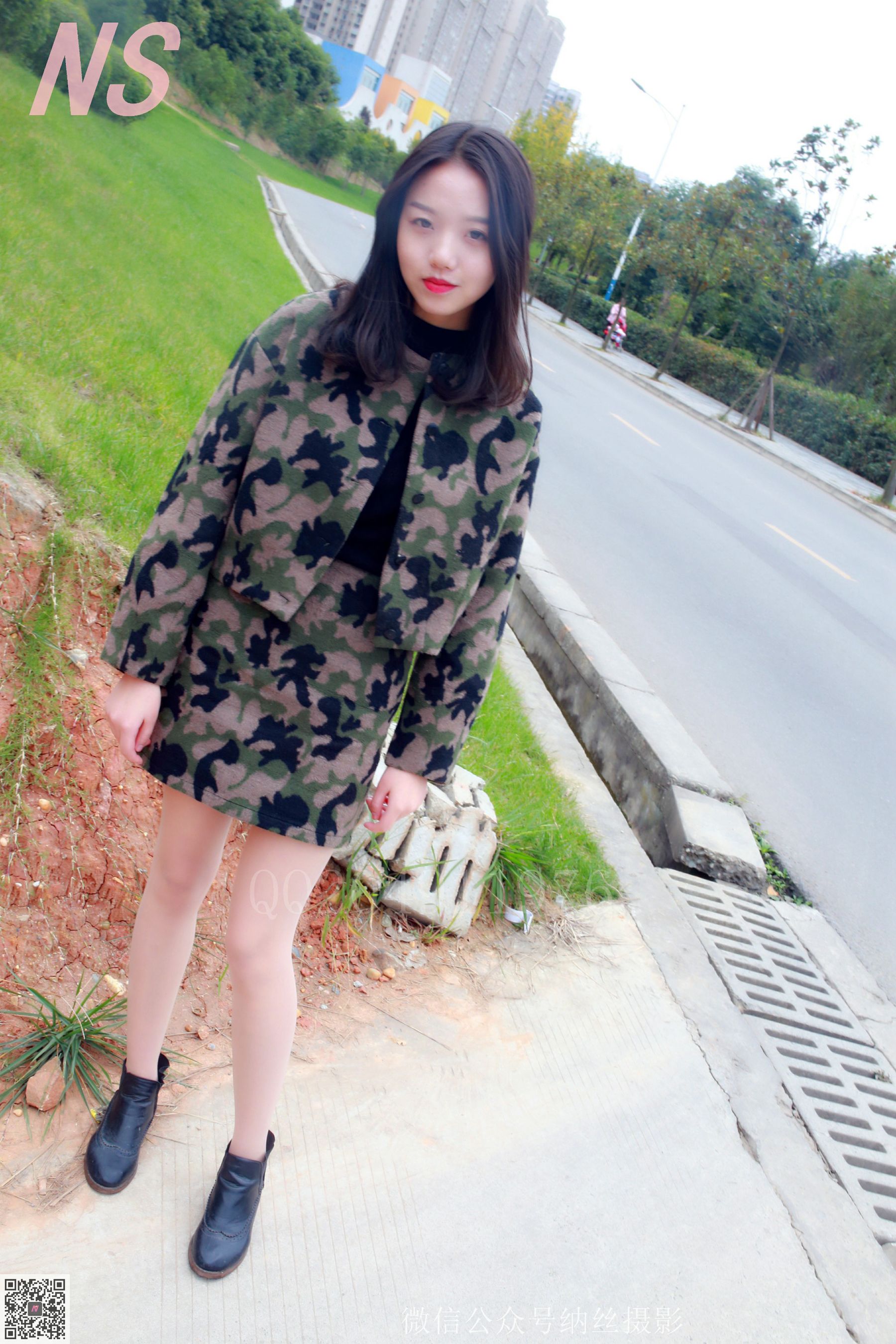 [纳丝摄影] NO.095 微微 迷彩少女户外肉丝_第1张