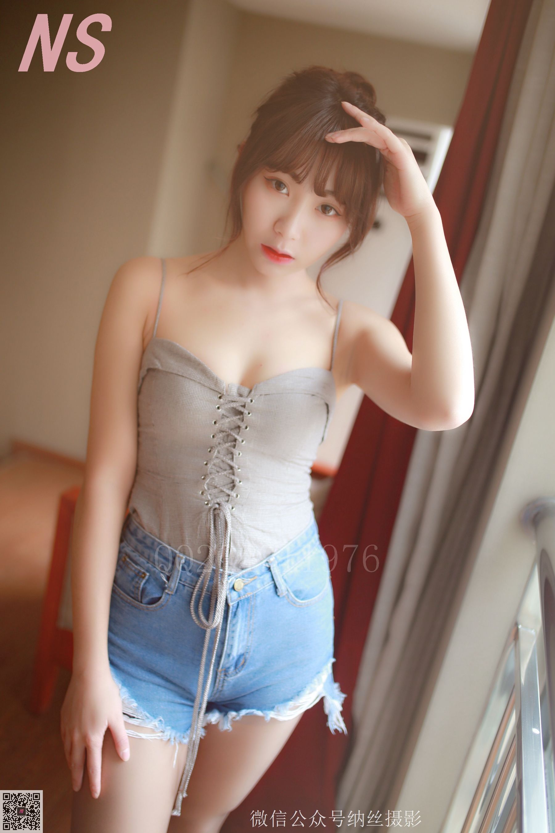 [纳丝摄影] NO.103 灵儿 酒店里的灰丝牛仔短裤_第2张