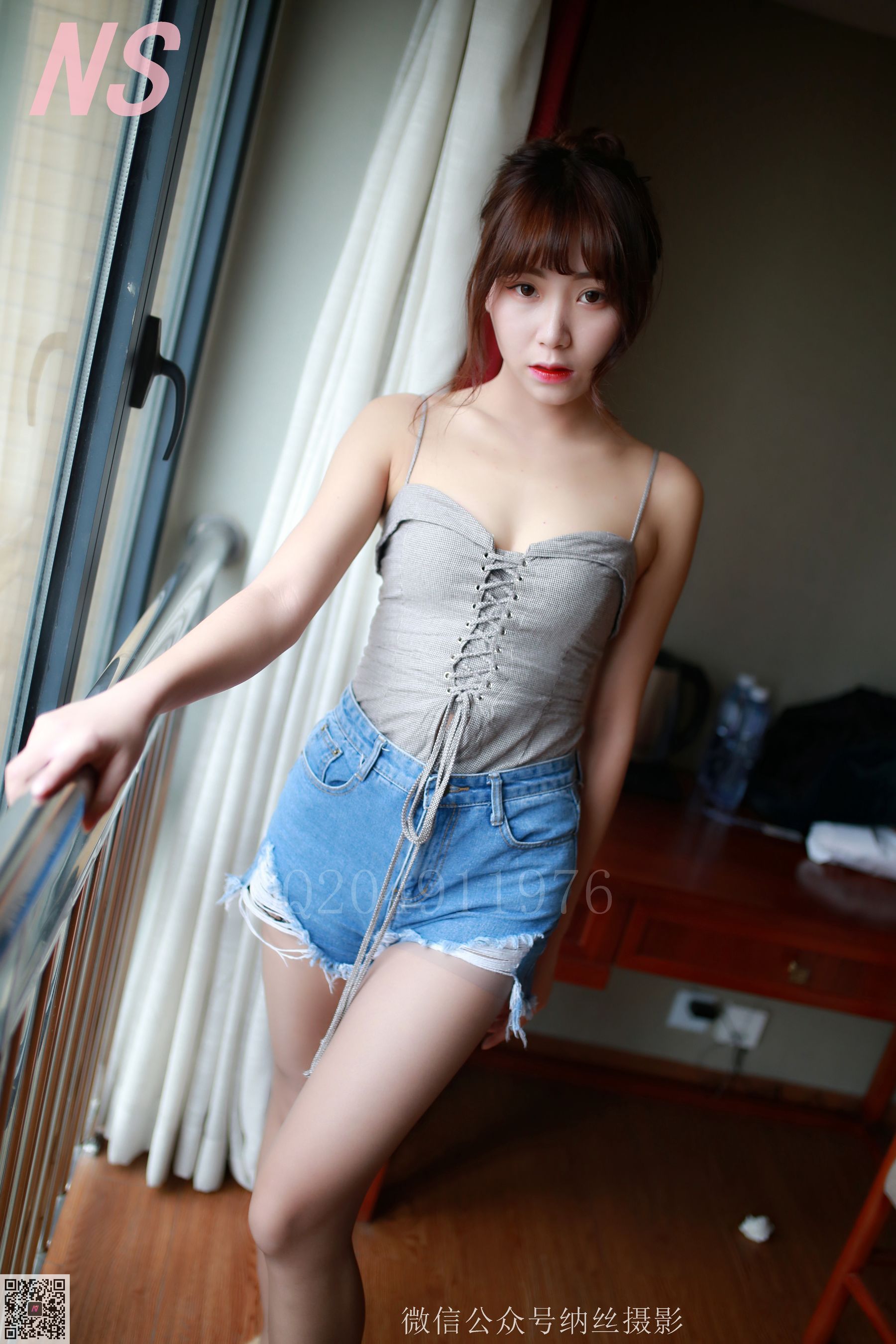 [纳丝摄影] NO.103 灵儿 酒店里的灰丝牛仔短裤_第3张