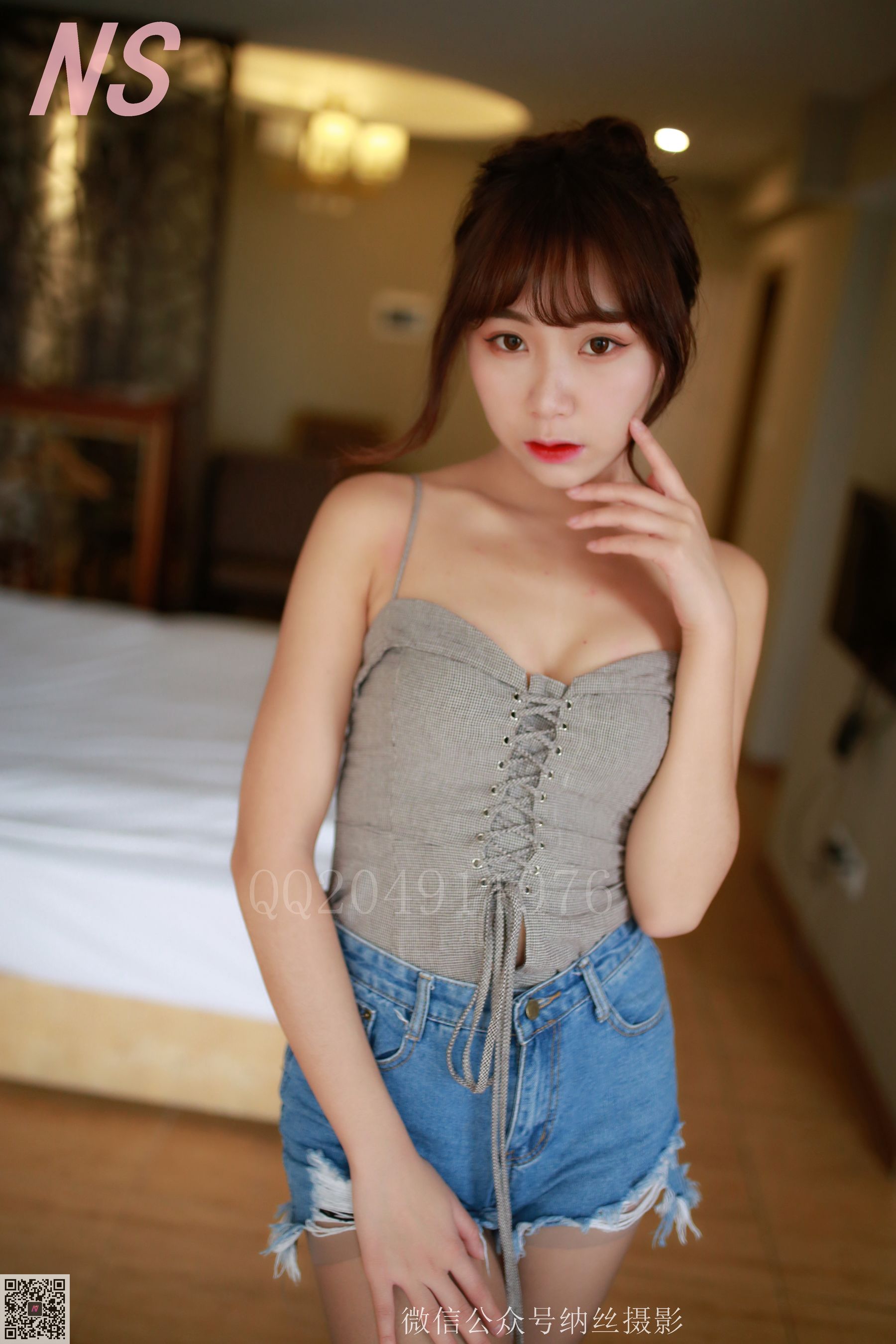 [纳丝摄影] NO.103 灵儿 酒店里的灰丝牛仔短裤_第4张