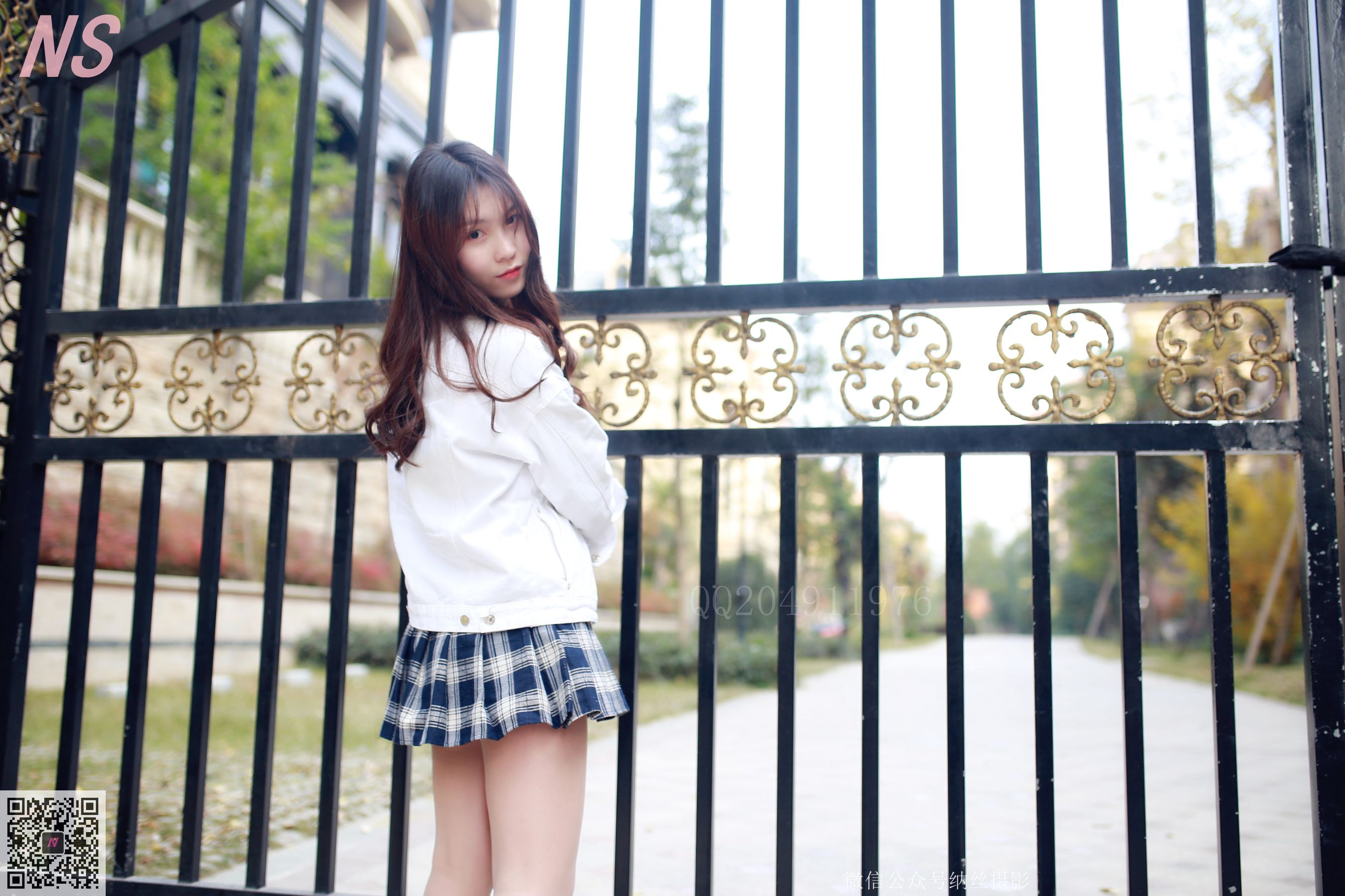 [纳丝摄影] NO.104 小山药 丝袜运动鞋_第2张