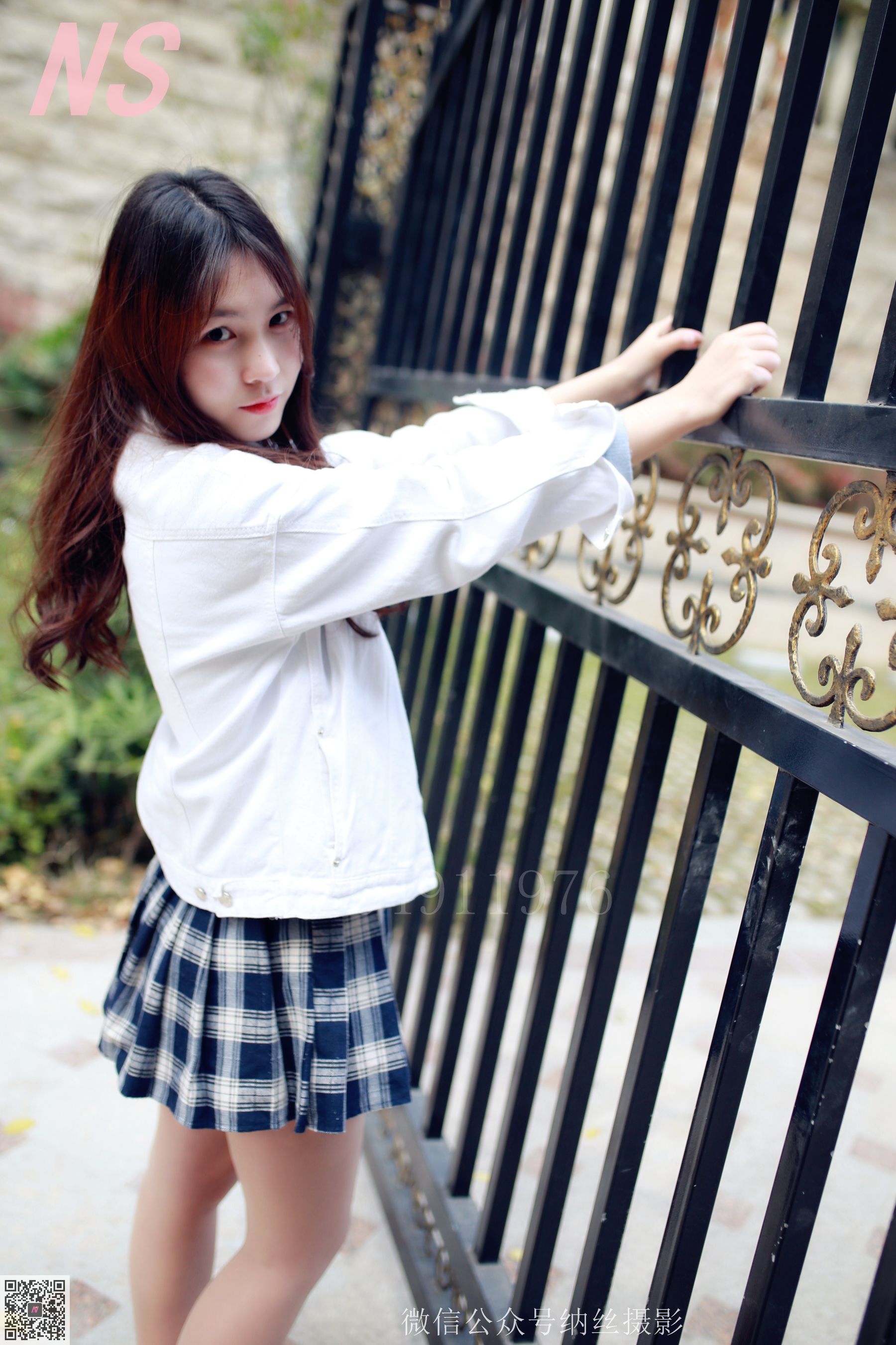 [纳丝摄影] NO.104 小山药 丝袜运动鞋_第5张