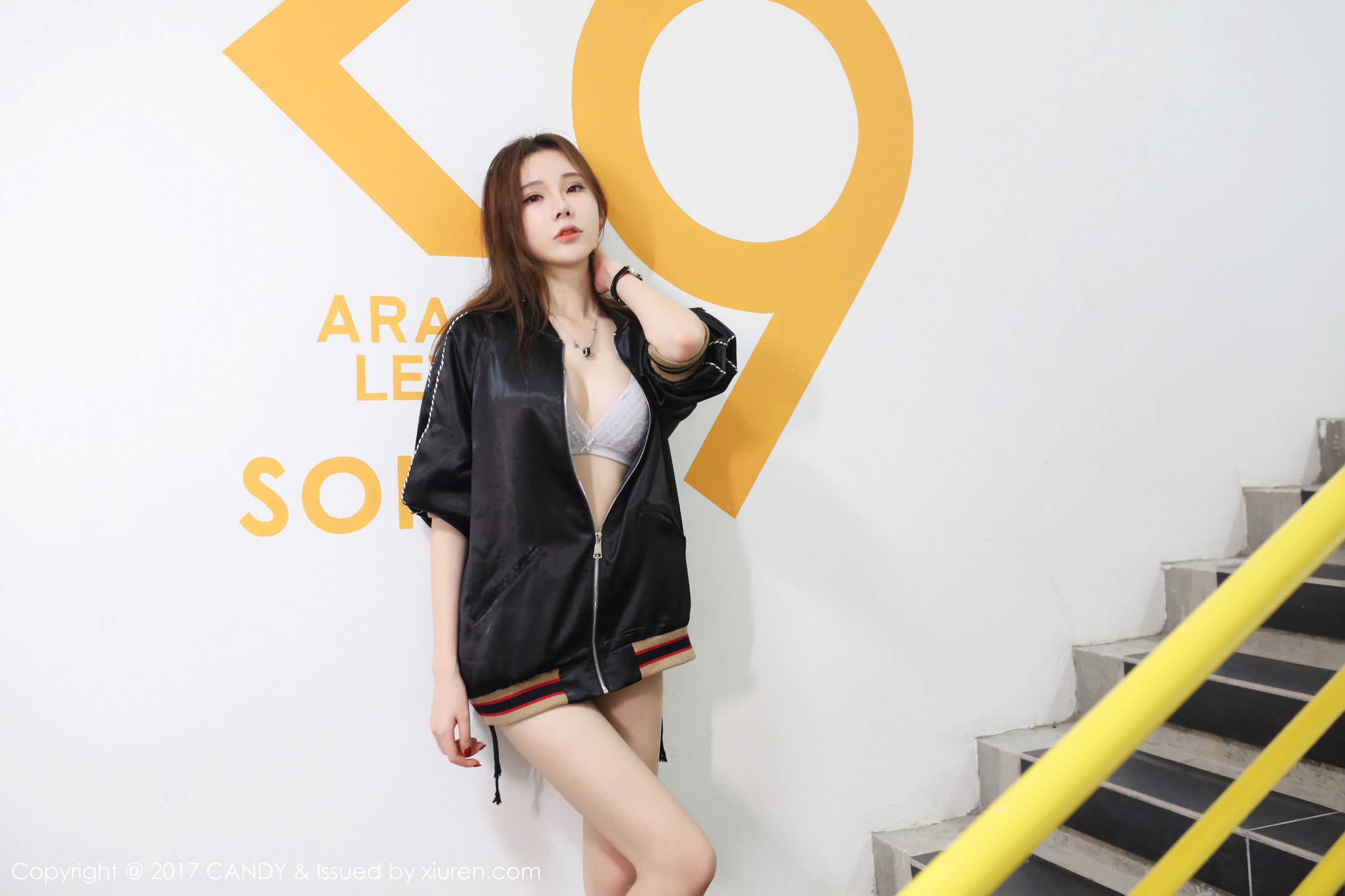 萌琪琪Irene《运动装+白色比基尼》 [网红馆CANDY] VOL.044_第1张