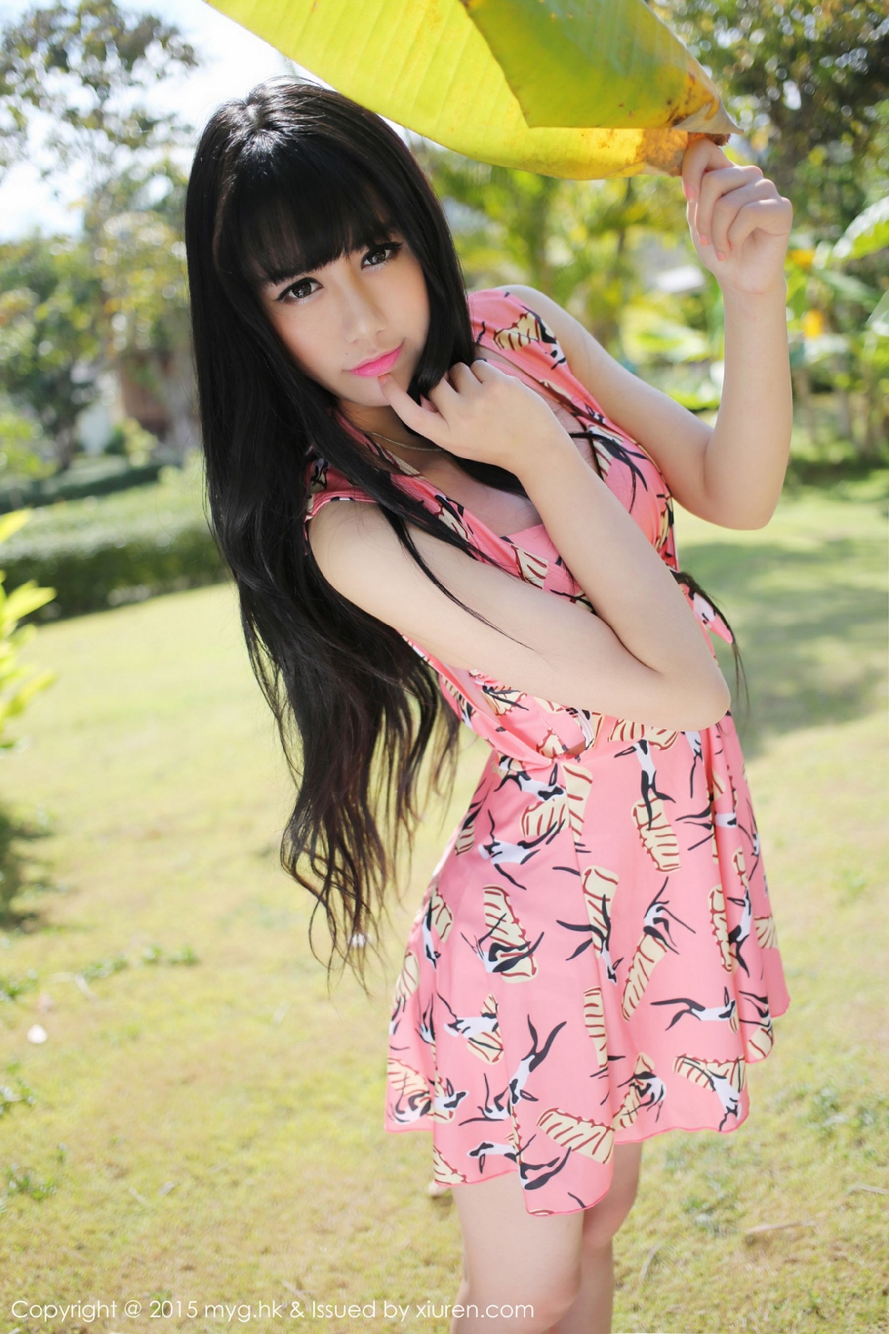 杨晓青儿《极品清新短裙+内衣外拍》 [美媛馆MyGirl] Vol.093_第3张