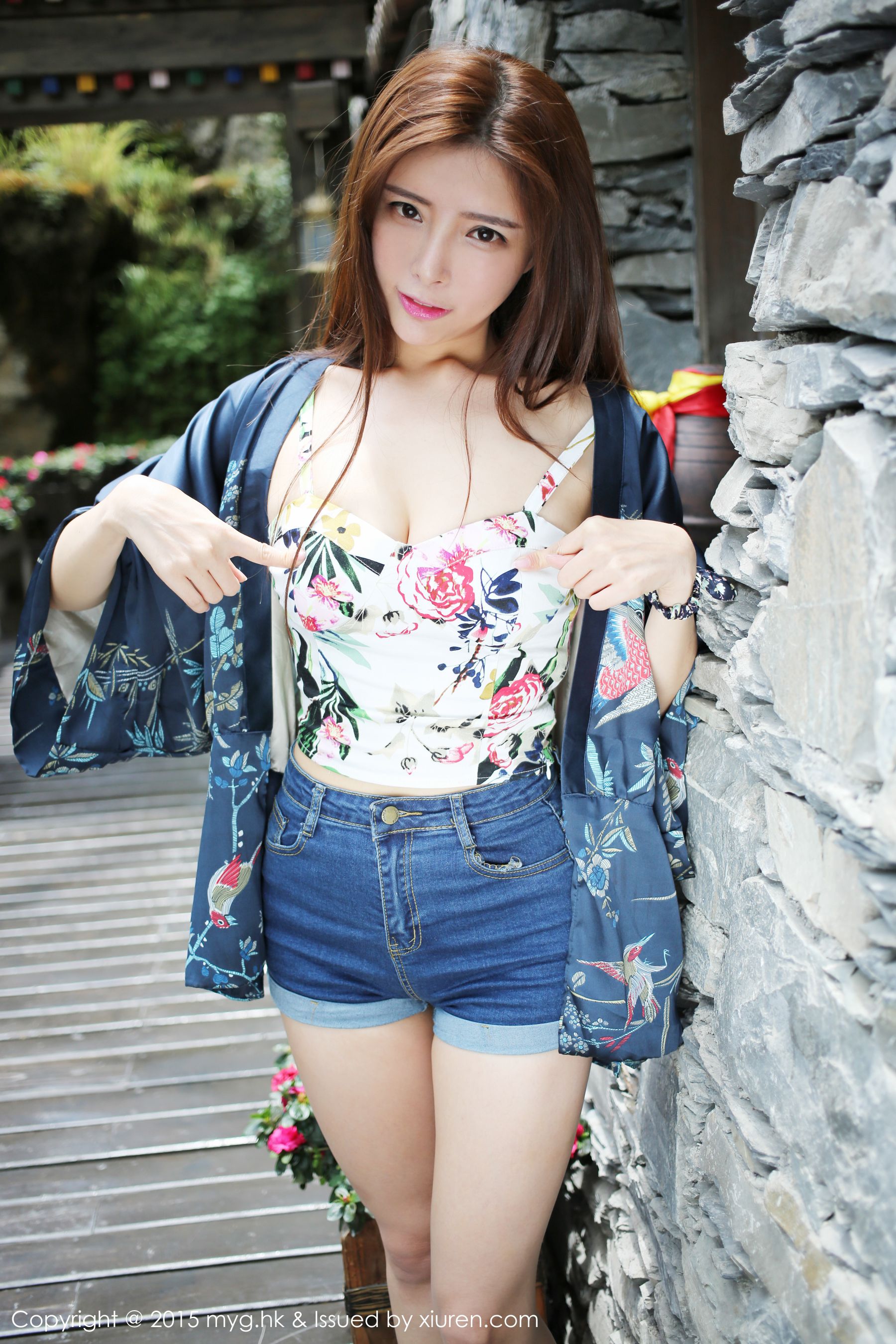 夏小秋秋秋《牛仔拍+蕾丝旗袍》 [美媛馆MyGirl] Vol.125_第2张