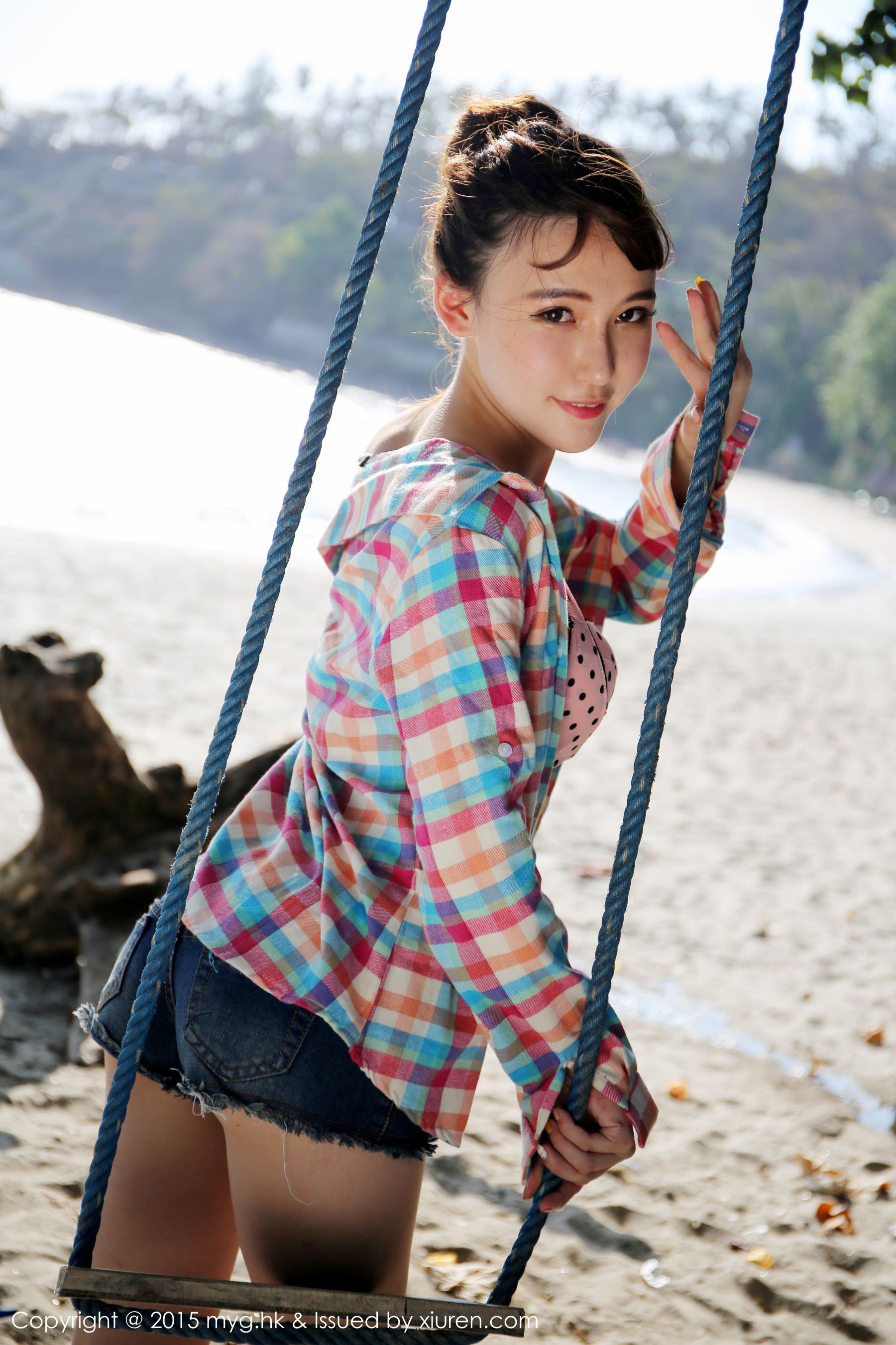 熊吖BOBO《海滩牛仔热裤+比基尼》 [美媛馆MyGirl] Vol.158_第4张