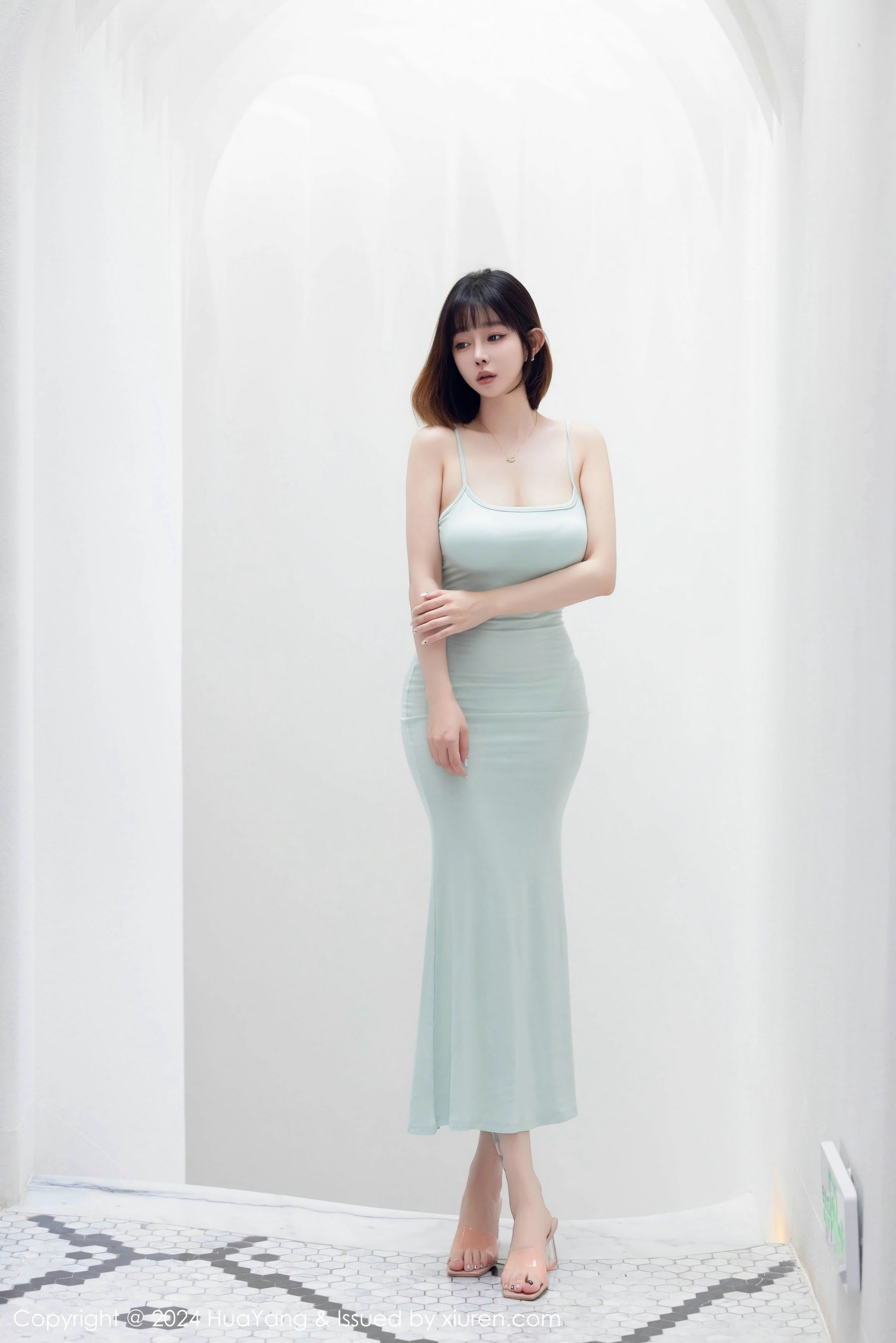 [HuaYang]花漾 2024.06.28 Vol.586 王雨纯_第2张