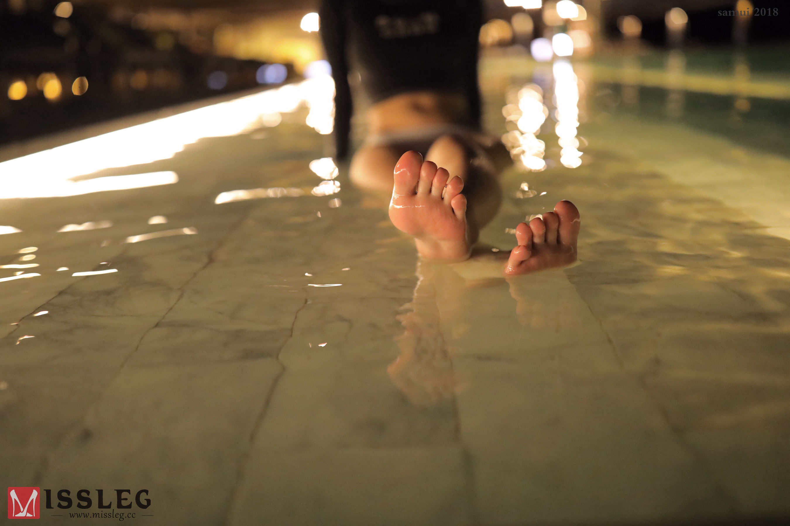 [蜜丝MISSLEG] 苏梅岛旅拍众筹系列 L005 乔依琳 蛇皮连体空姐旗袍_第2张