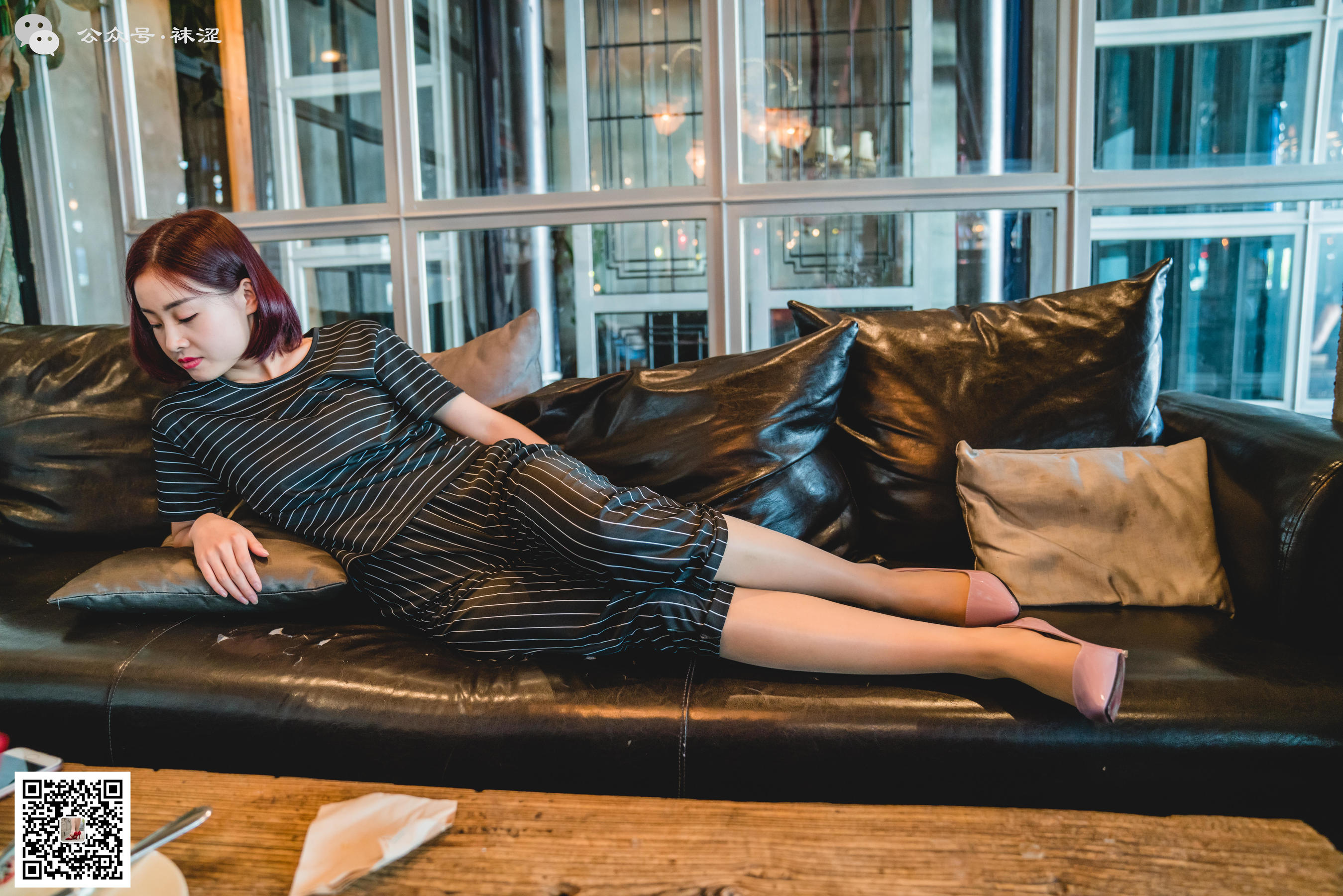 [袜涩] VOL.009  裤内有丝袜，纵享新丝滑_第2张