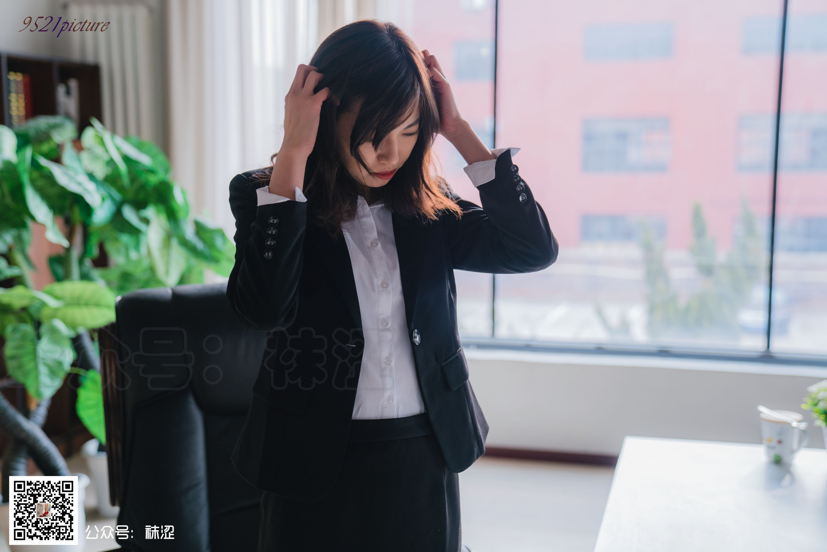 [袜涩] VOL.019 乐乐 腿神职业装_第1张