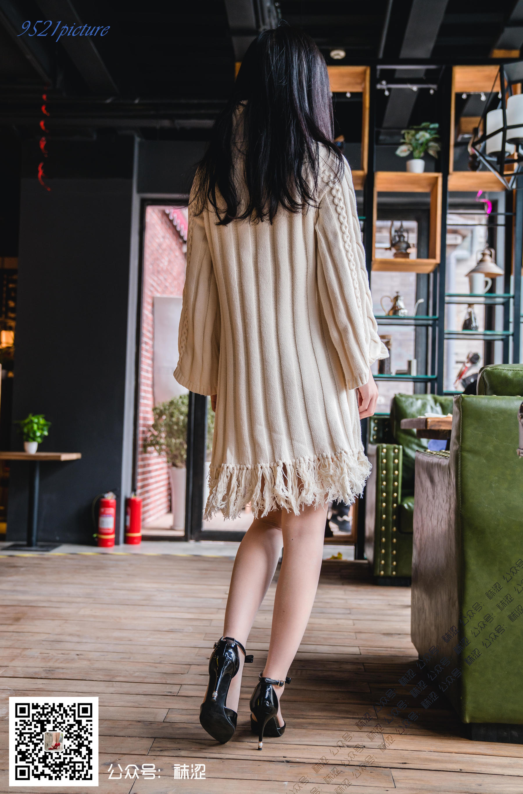 [袜涩] VOL.023 莎莎 温柔毛衣与肤色丝袜_第2张