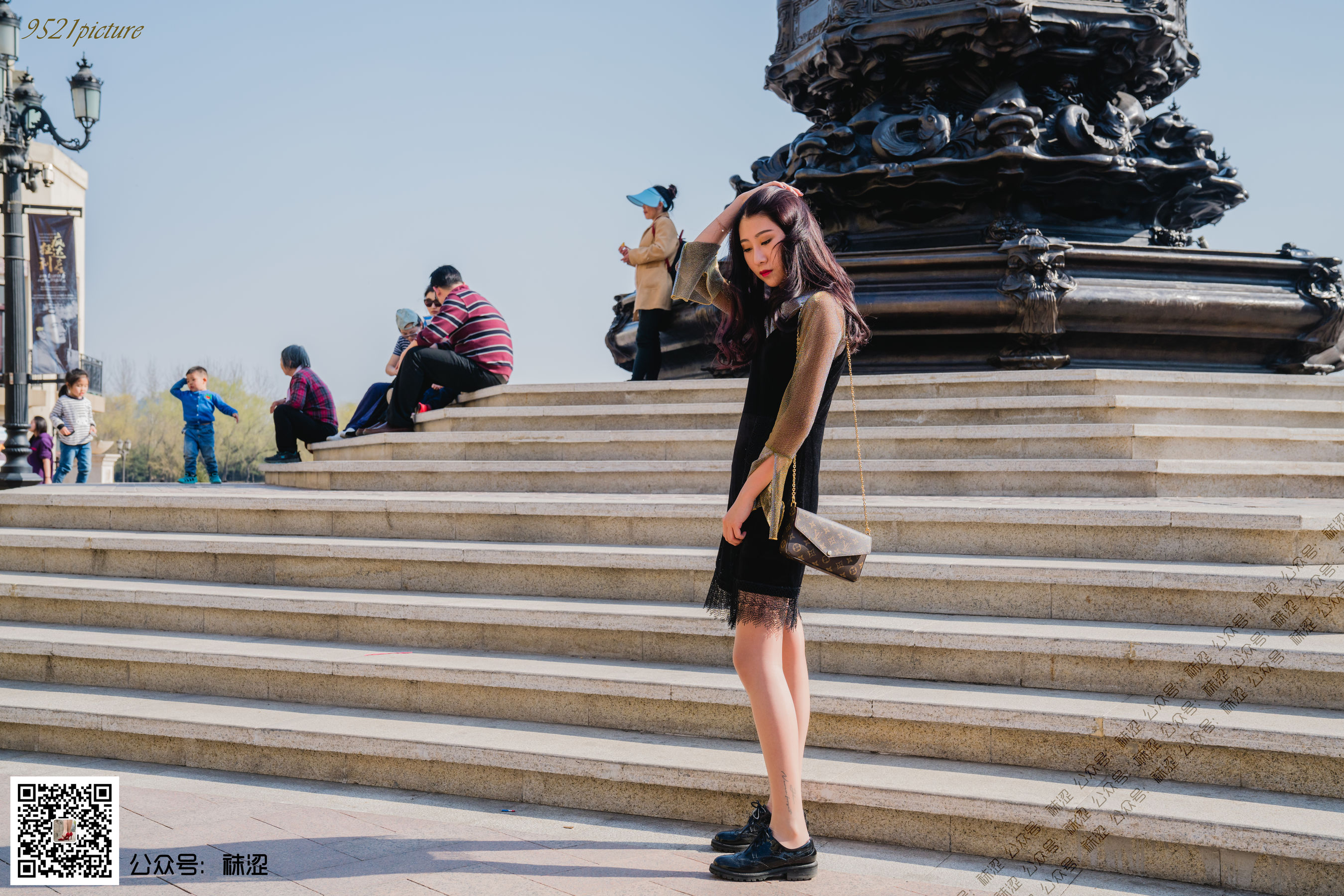 [袜涩] VOL.027 伟伟 黑色吊带连衣裙_第4张