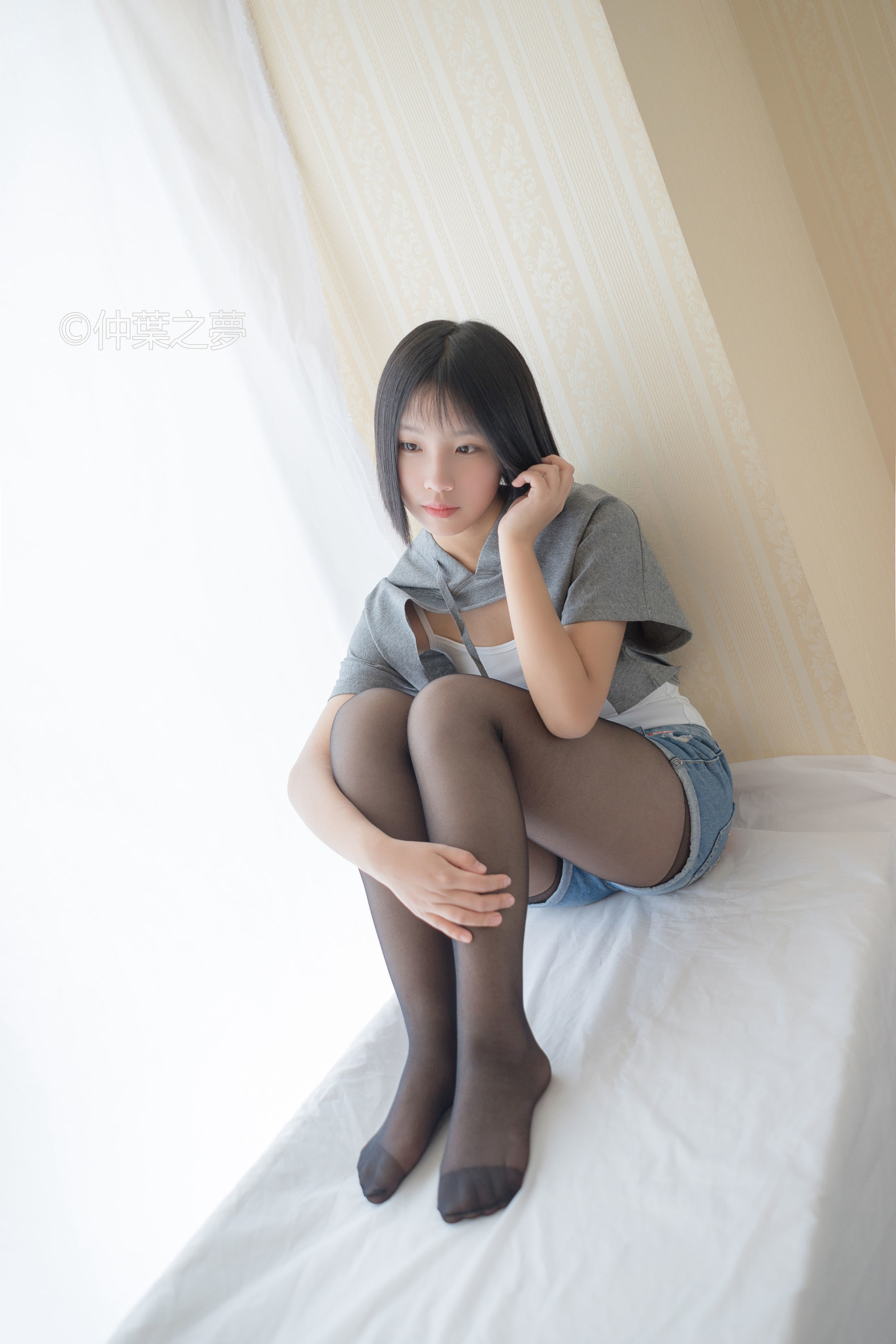 [轻兰映画] Grand.003 鹿野奈绪 包臀黑丝_第4张