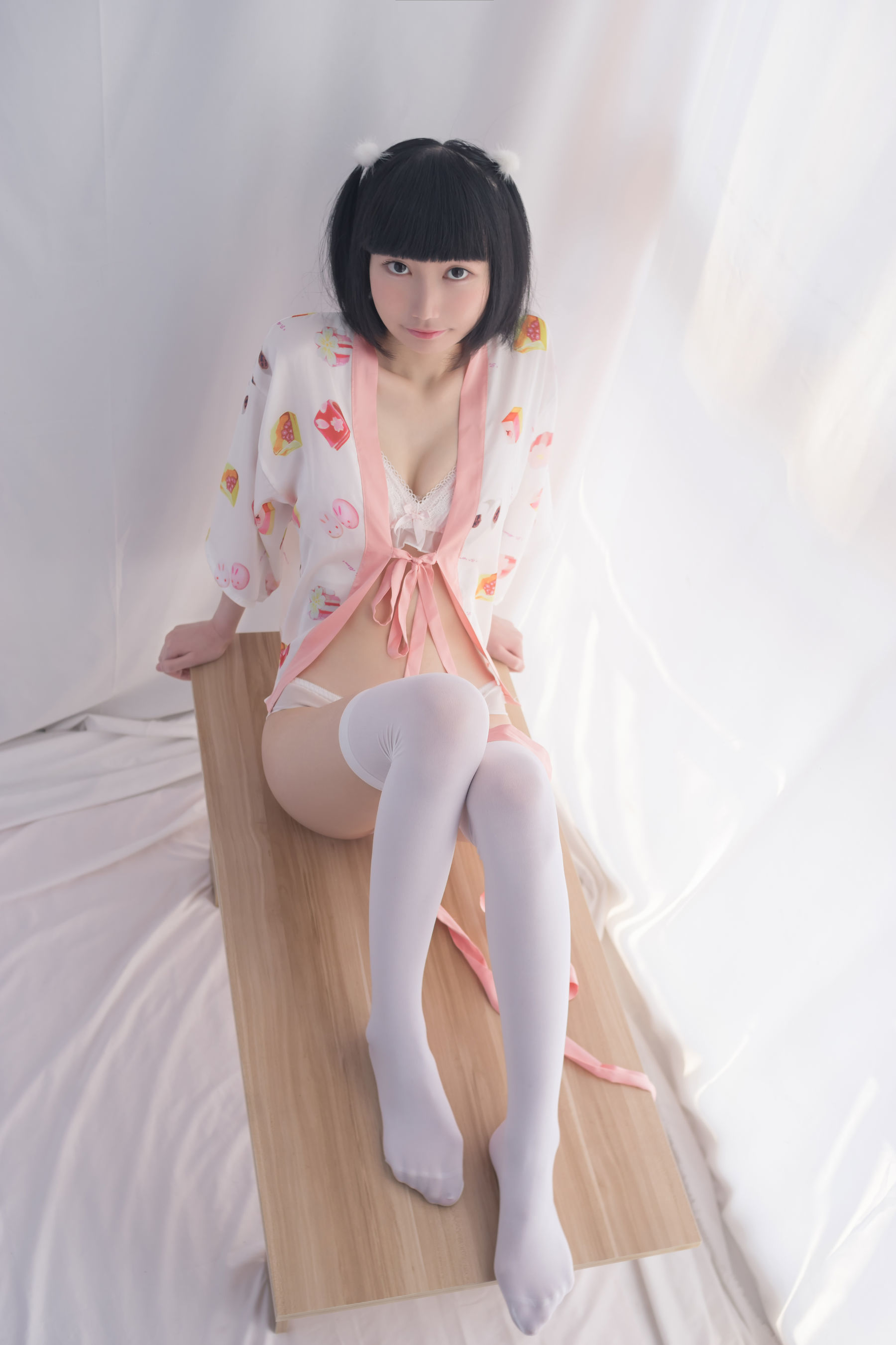 [轻兰映画] SPL.004  妹妹头少女的白丝_第4张