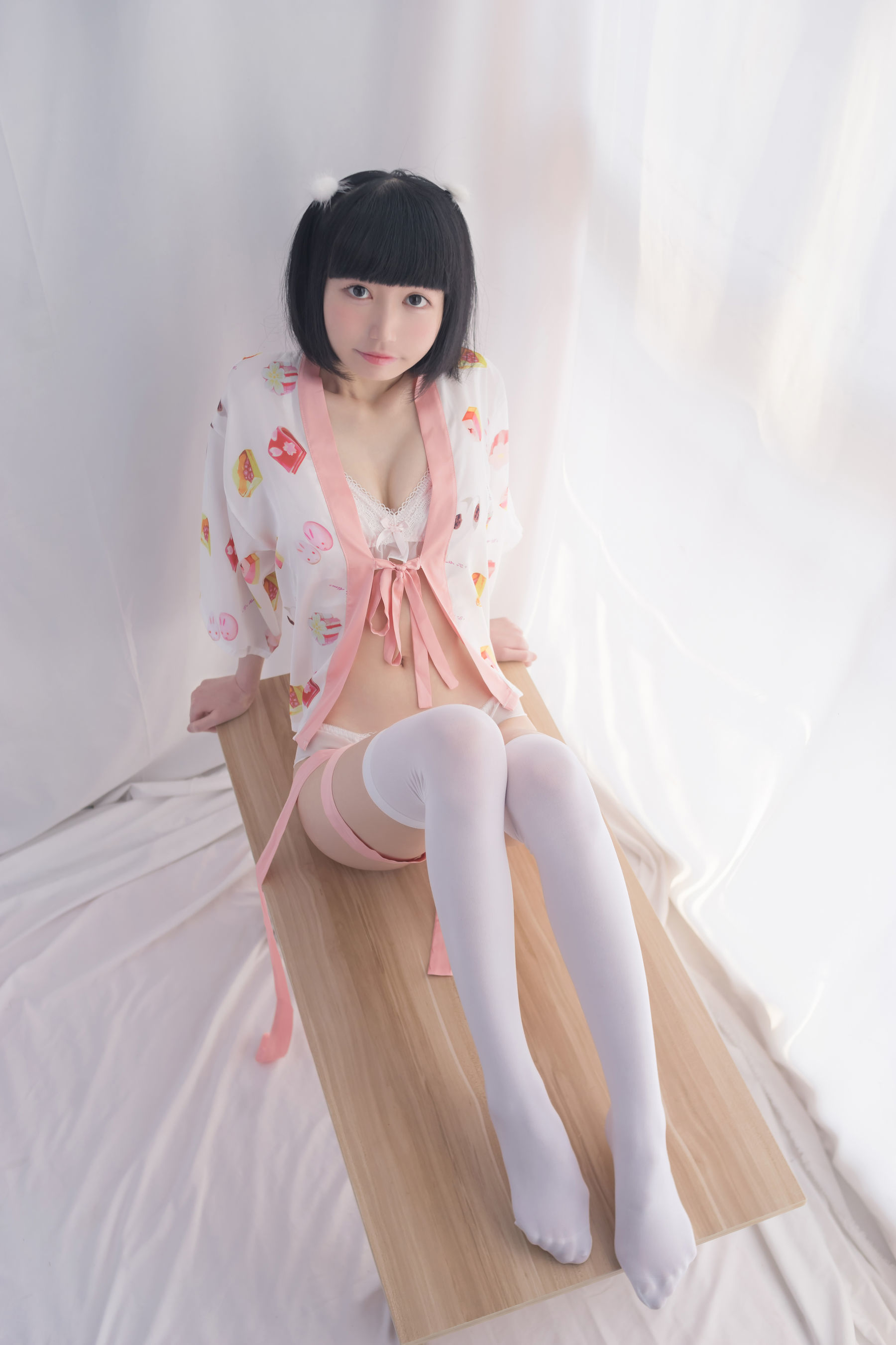 [轻兰映画] SPL.004  妹妹头少女的白丝_第5张