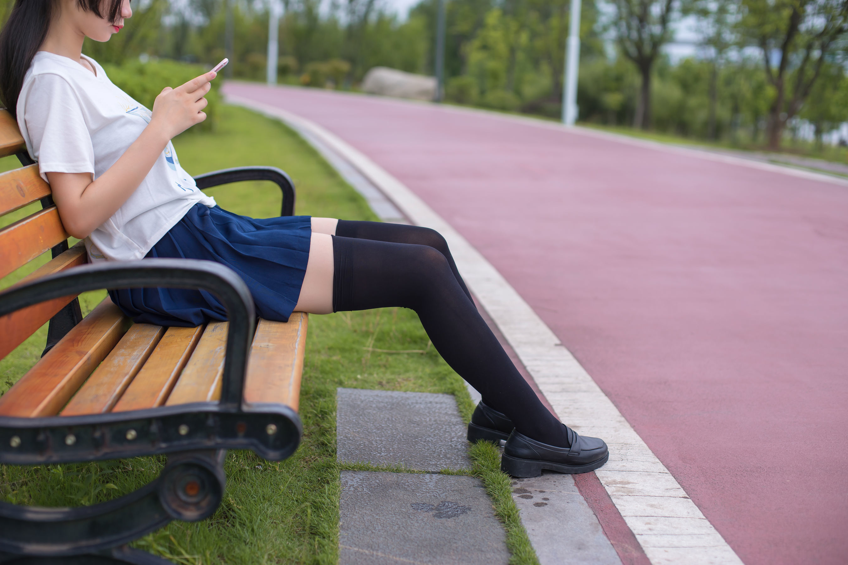 [轻兰映画] SPL.005  猫君君MaoJun 少女的黑白丝_第3张