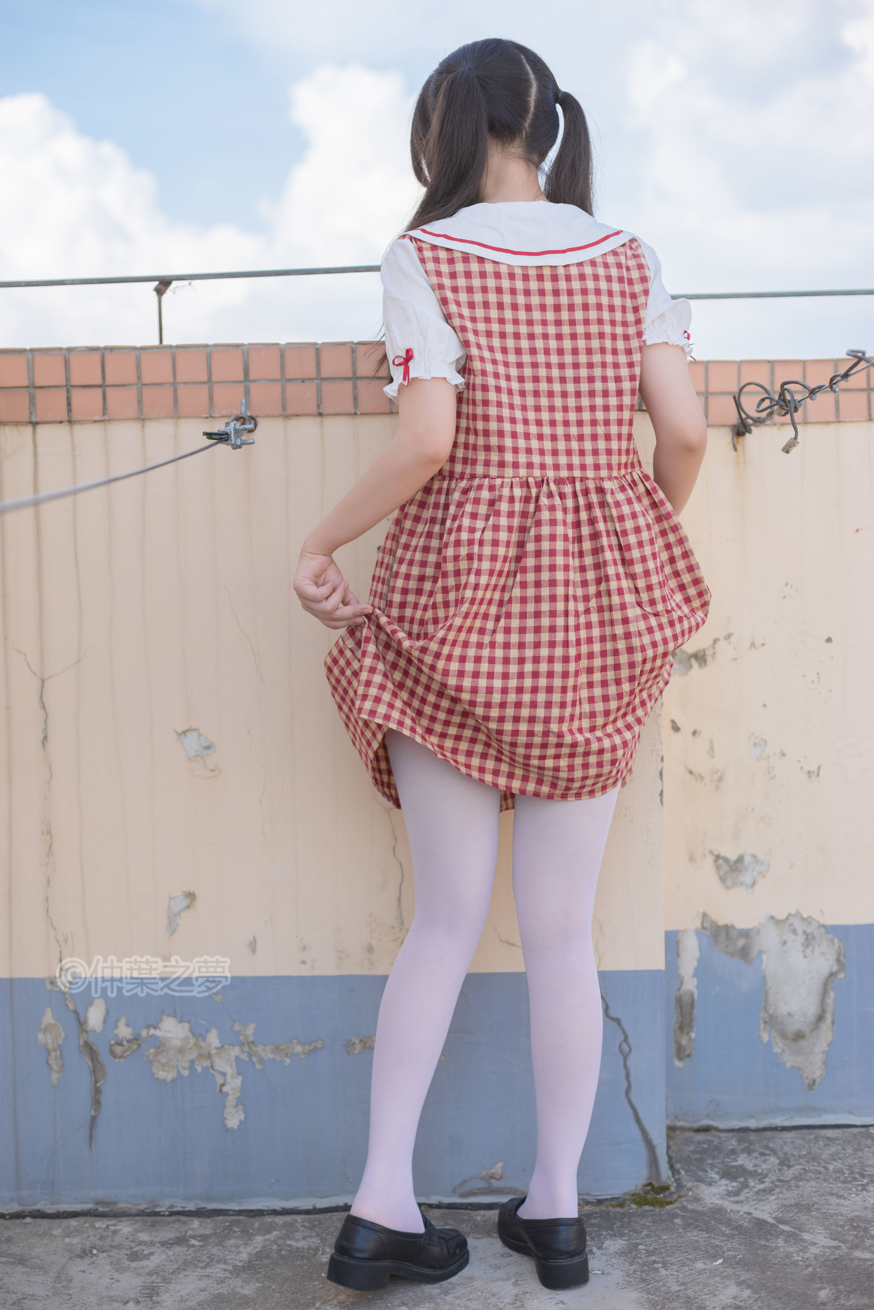 [轻兰映画] SPL.009  白丝格子连衣裙_第2张