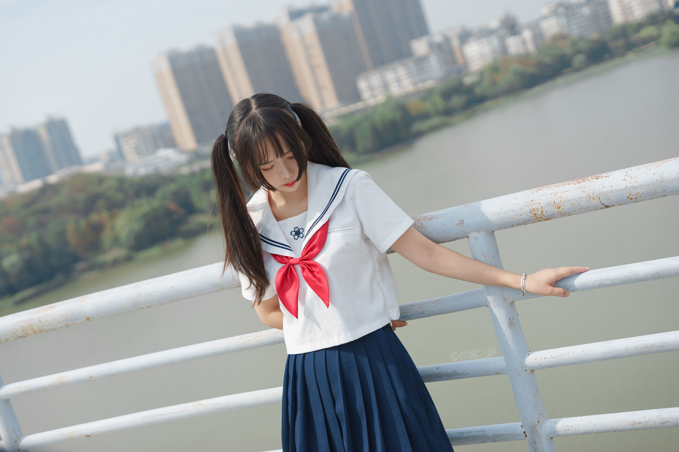 [轻兰映画] SPL.012  JK黑丝平底鞋_第2张