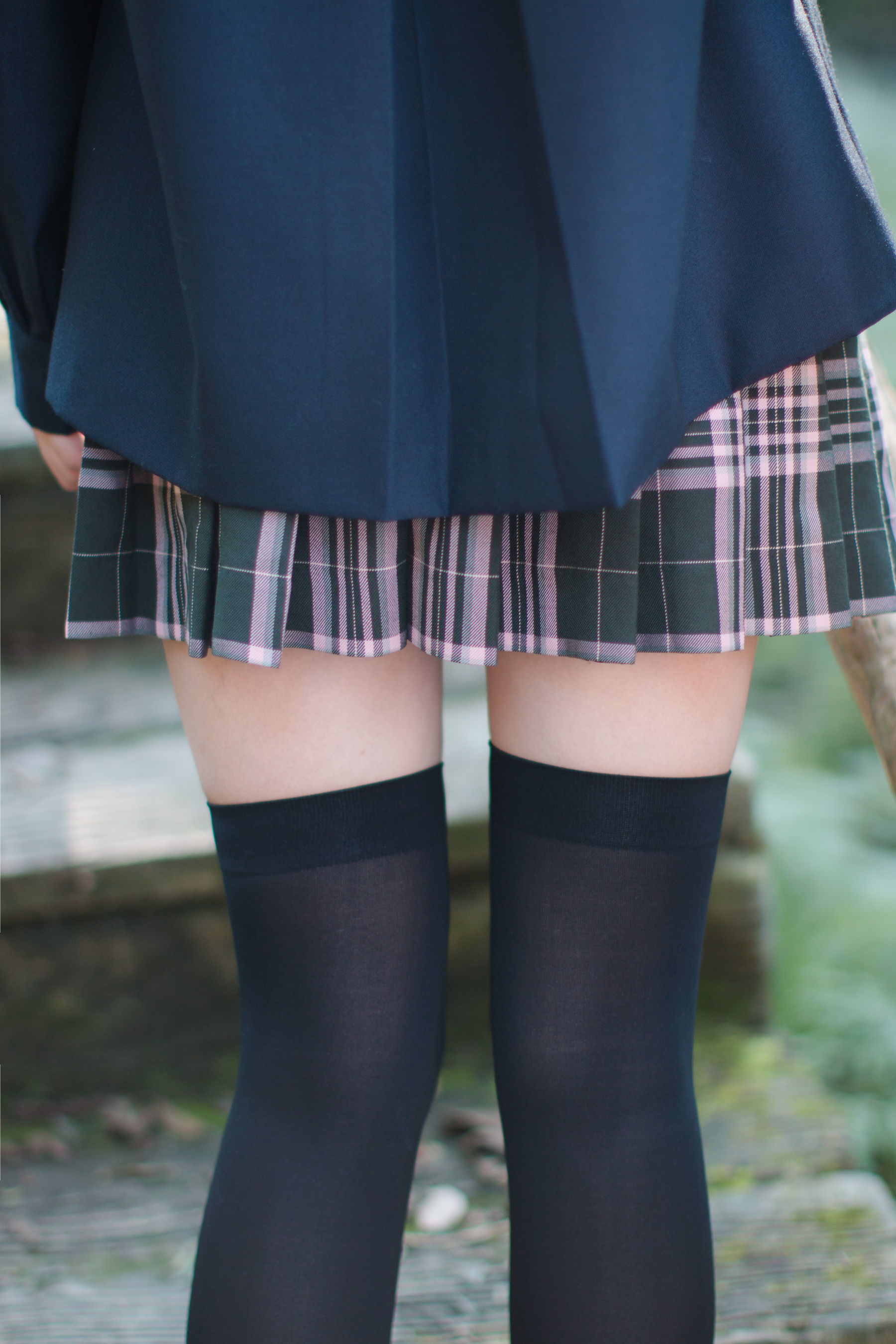 [轻兰映画] VOL.002  户外黑丝&白丝_第4张