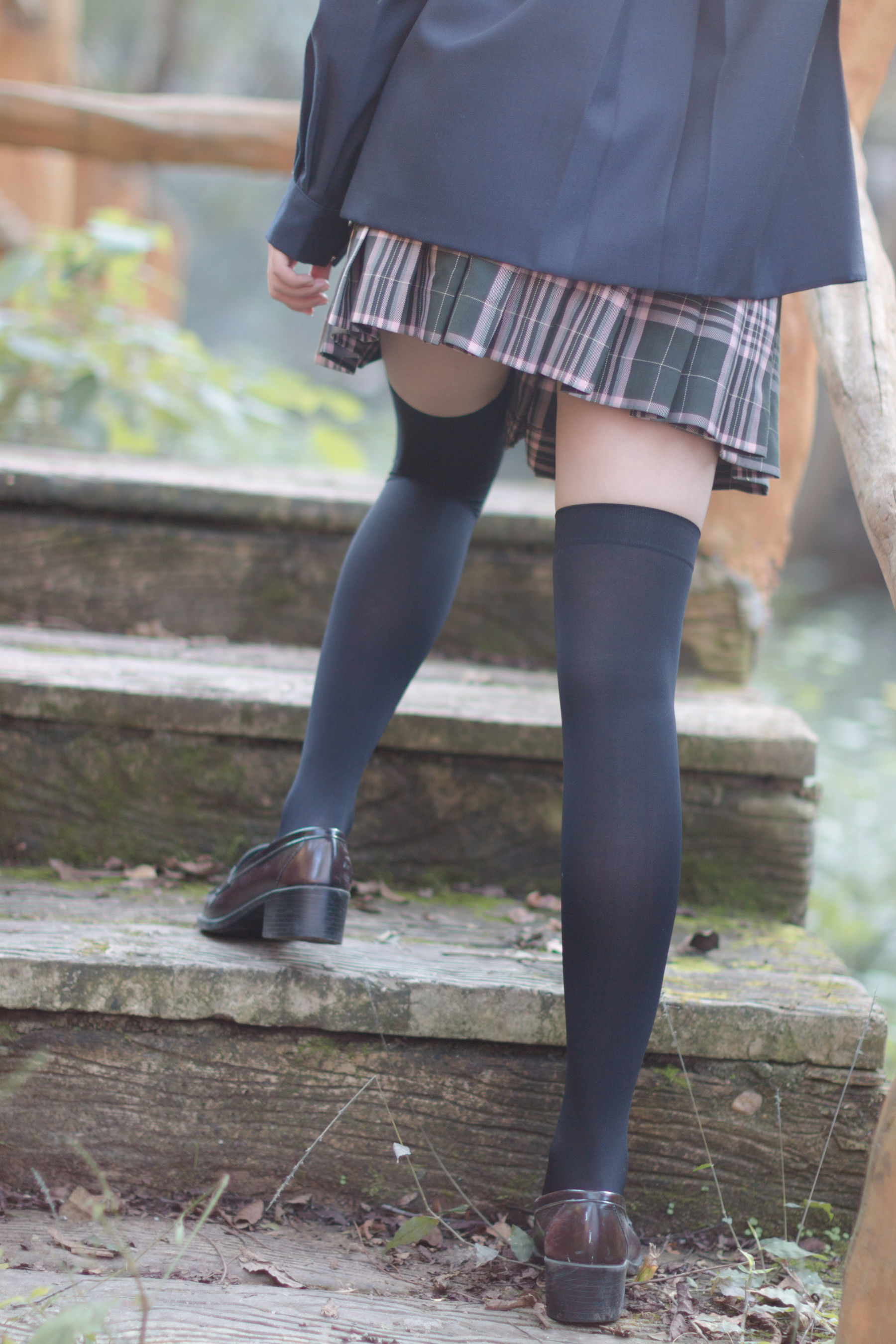 [轻兰映画] VOL.002  户外黑丝&白丝_第5张