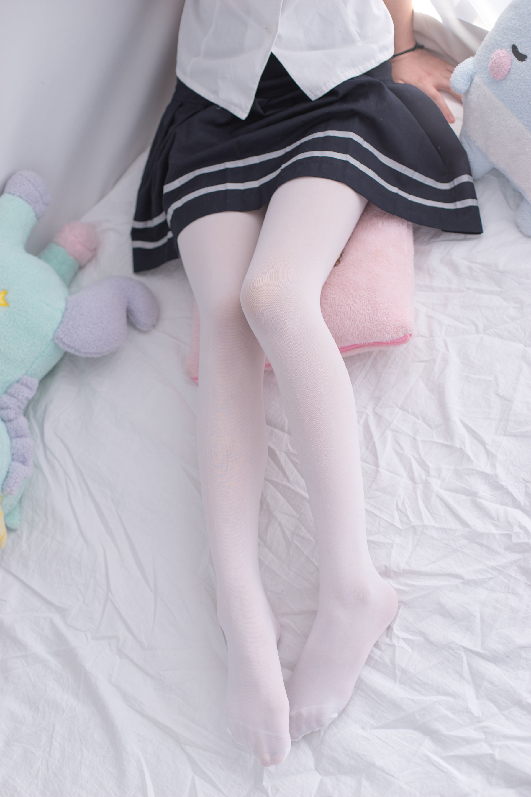 [轻兰映画] VOL.008  校服白丝_第2张