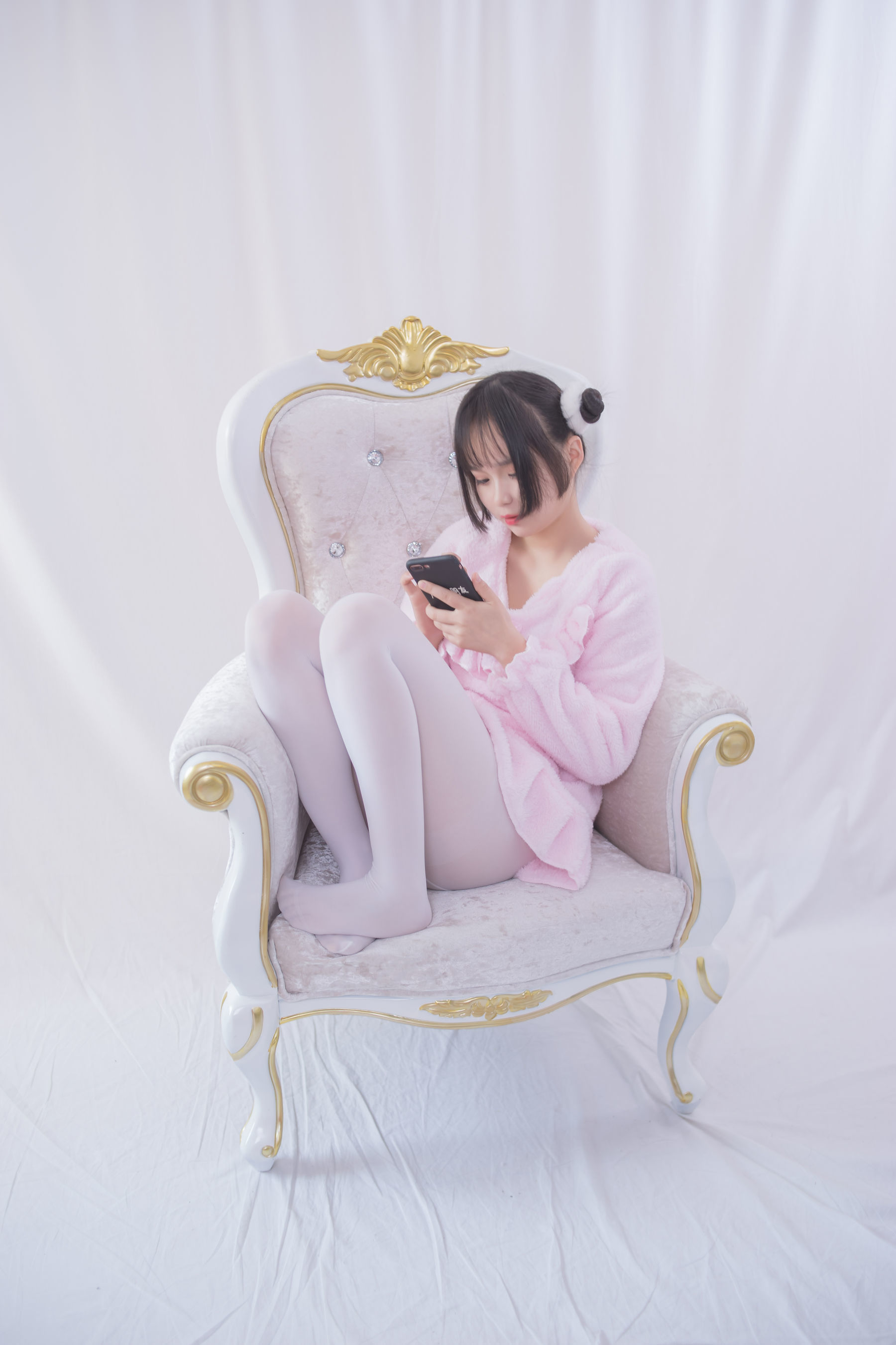 [轻兰映画] VOL.017  粉红毛茸茸睡衣白丝少女_第2张