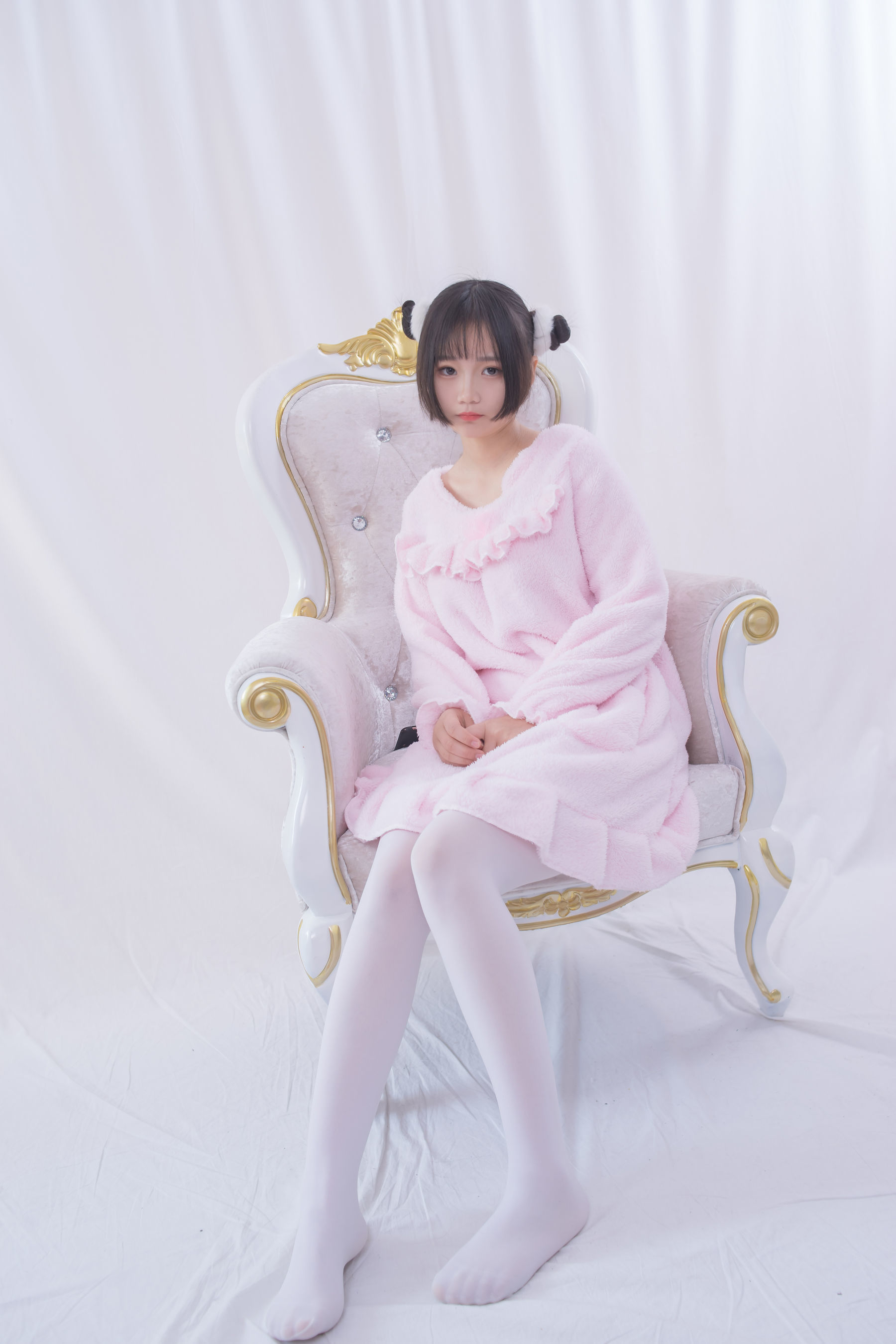 [轻兰映画] VOL.017  粉红毛茸茸睡衣白丝少女_第5张